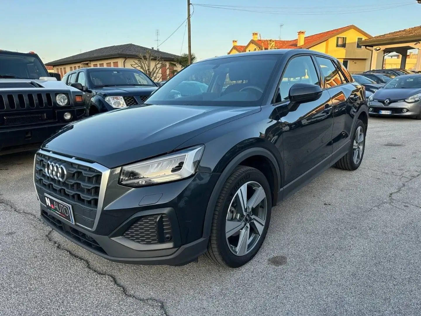 Audi Q2 30 TDI Business Szürke - 1
