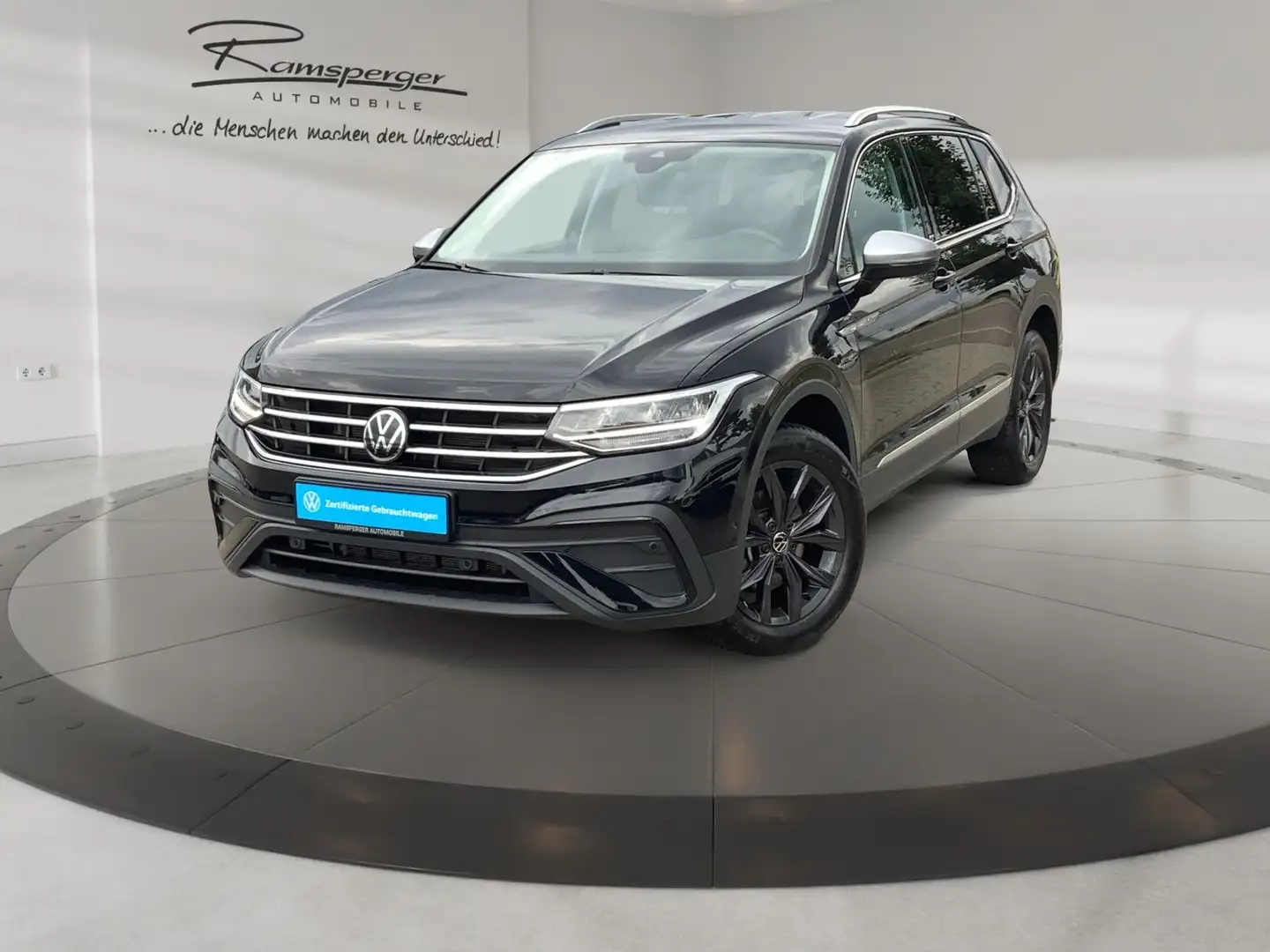 Volkswagen Tiguan Allspace 1.5 TSI DSG MOVE AHK ACC LED Nav Schwarz - 2