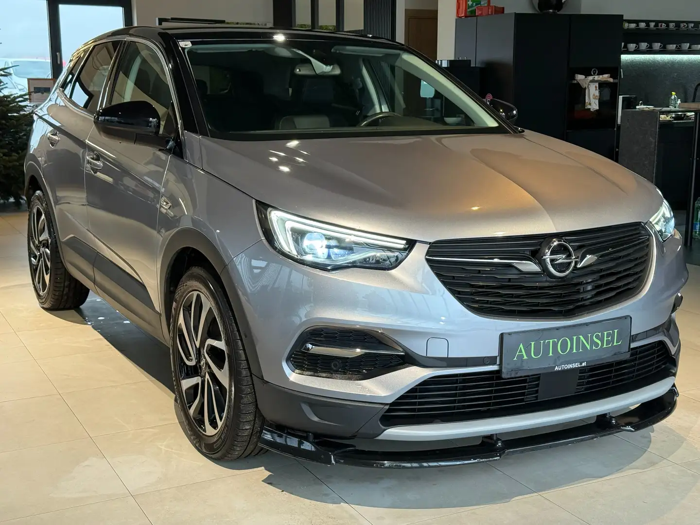 Opel Grandland X Innovation 2,0 CDTI Aut. Grau - 2
