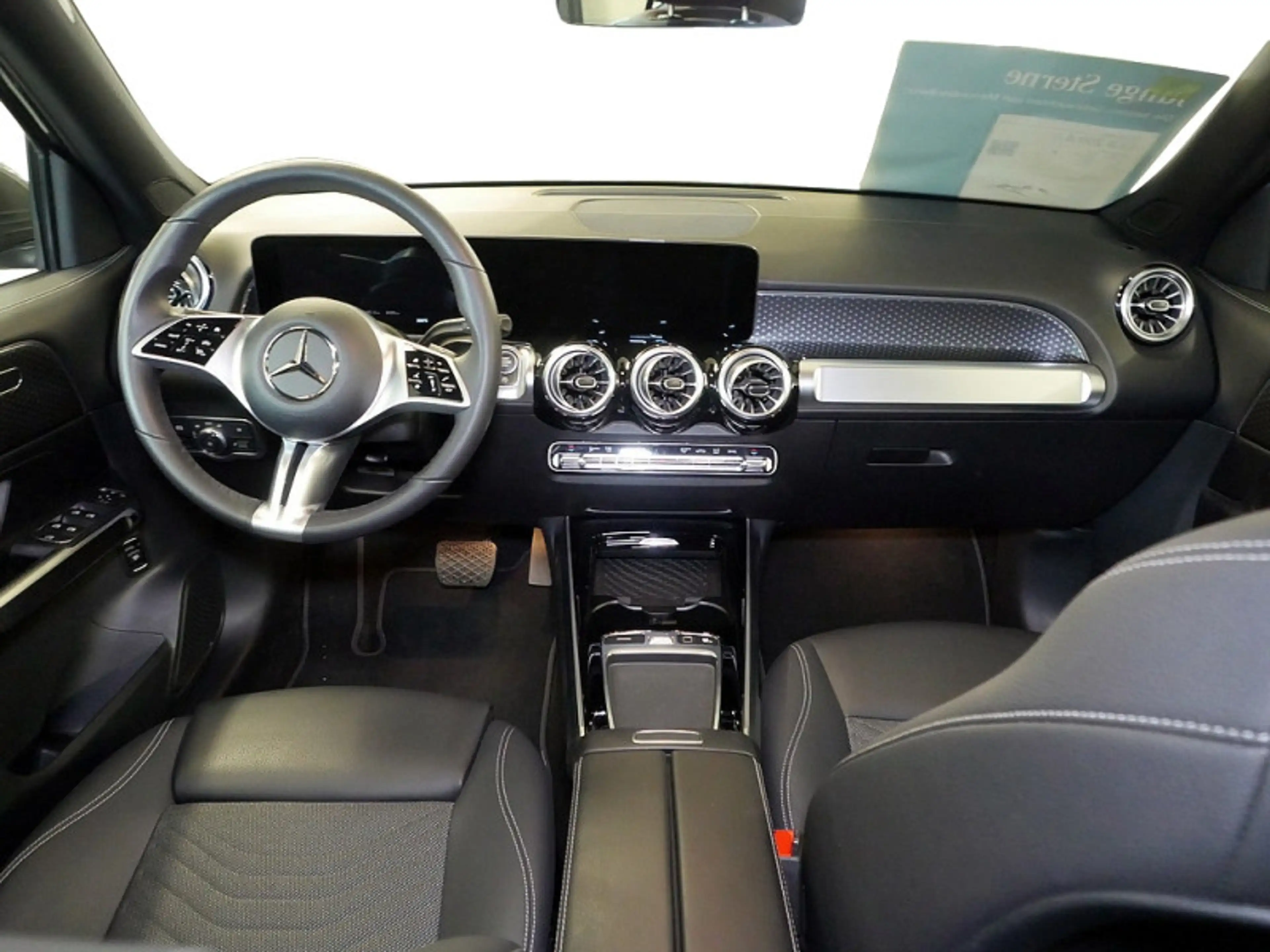 Mercedes-Benz GLB 200 d // PROGRESSIVE DISTR KAMERA SPUR PDC — photo 6