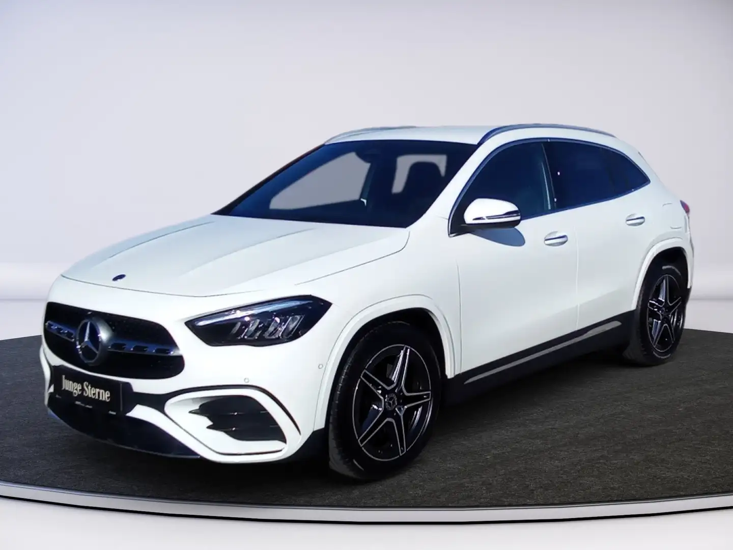 Mercedes-Benz GLA 180 AMG-Line Weiß - 2