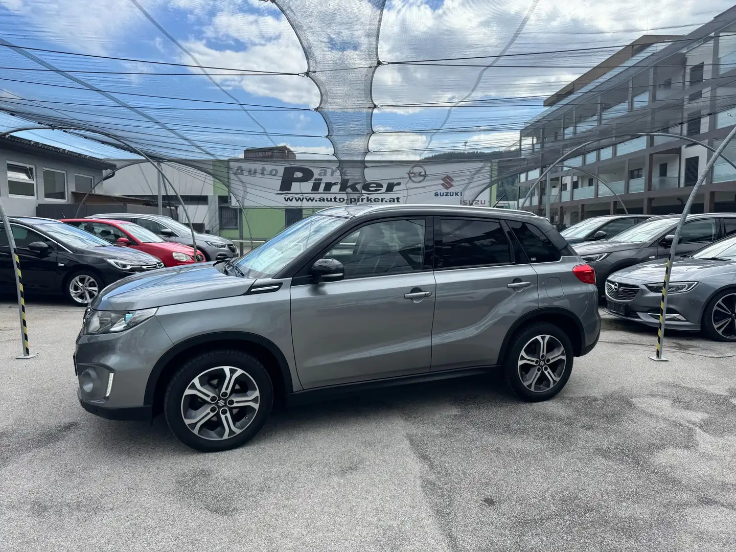 Suzuki Vitara 1.6 Club 4x2 Silber - 2