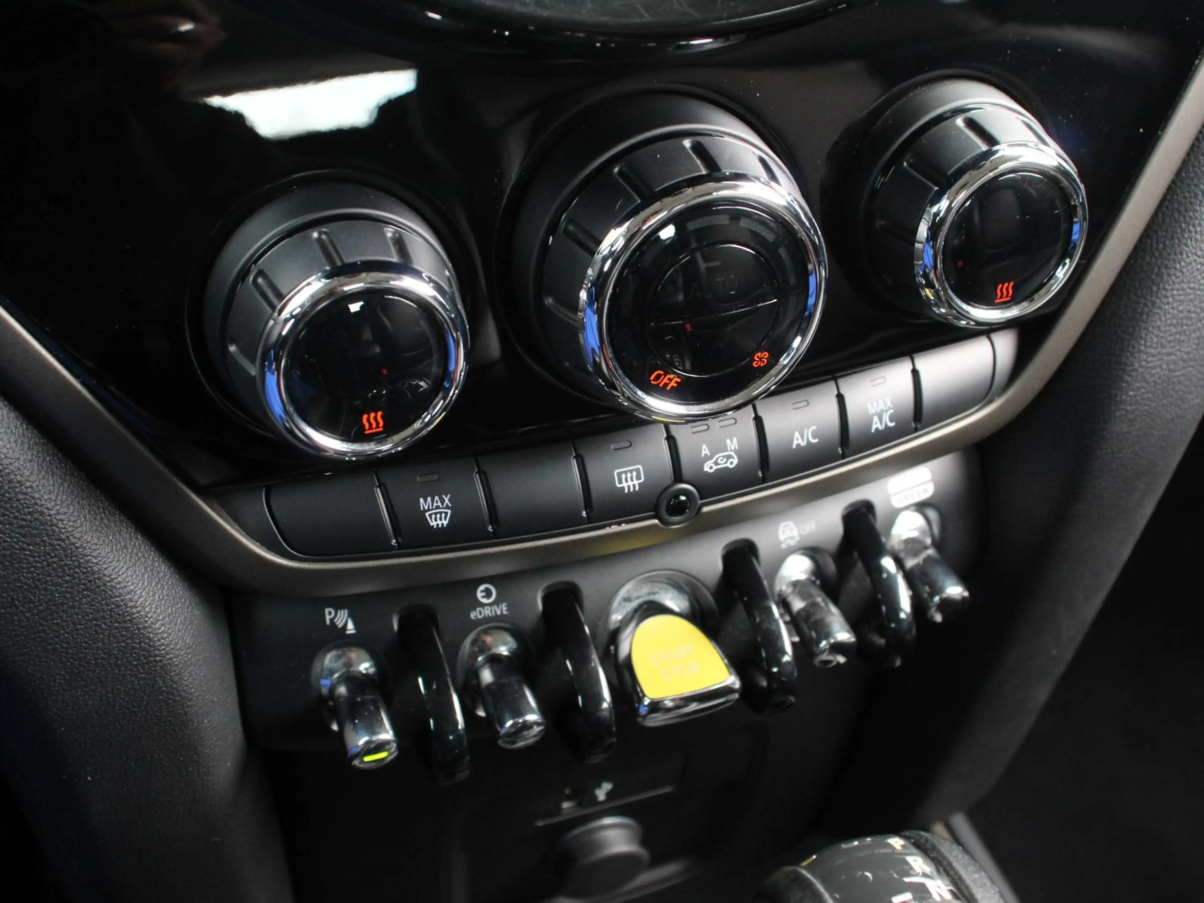 MINI Cooper SE Countryman 1.5 ALL4 PHEV Navigatie Climate Control Lichtmetal — photo 18