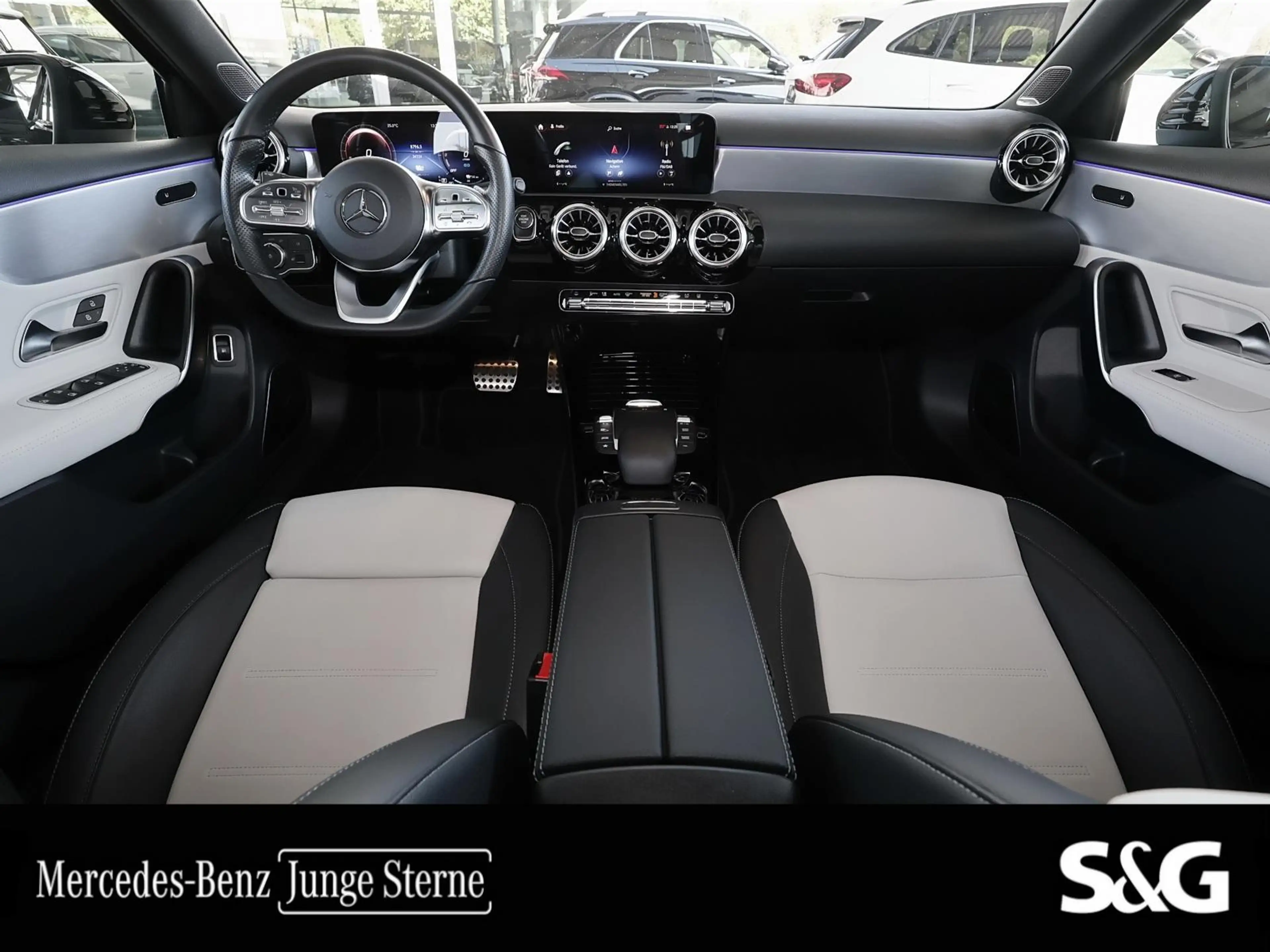 Mercedes-Benz A 250 e AMG LEDERGRAU+PANO+360°+M-LED+HIFI+DISTR — photo 7