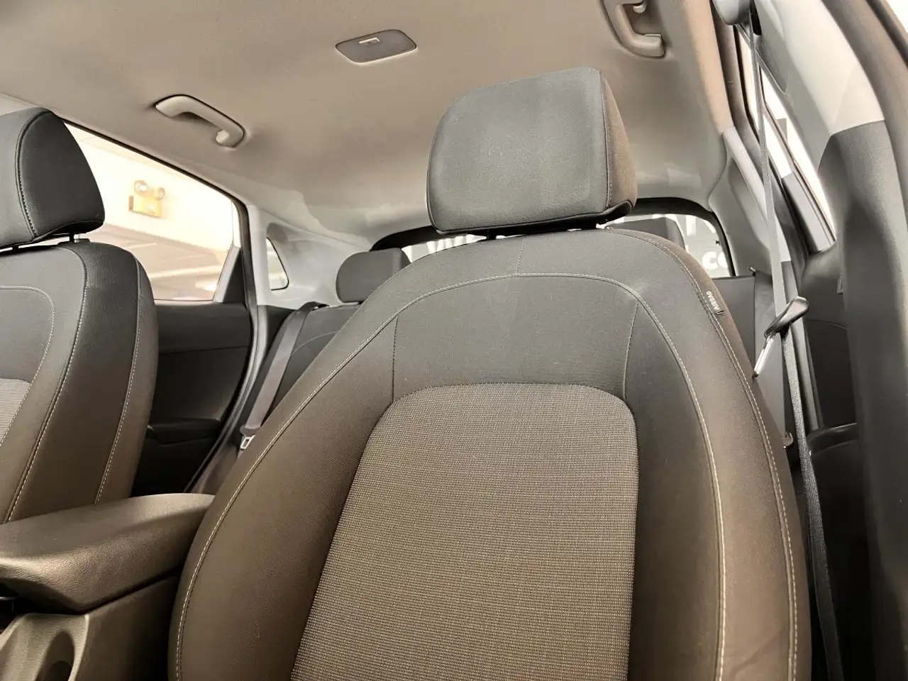 Hyundai KONA photo Hyundai KONA