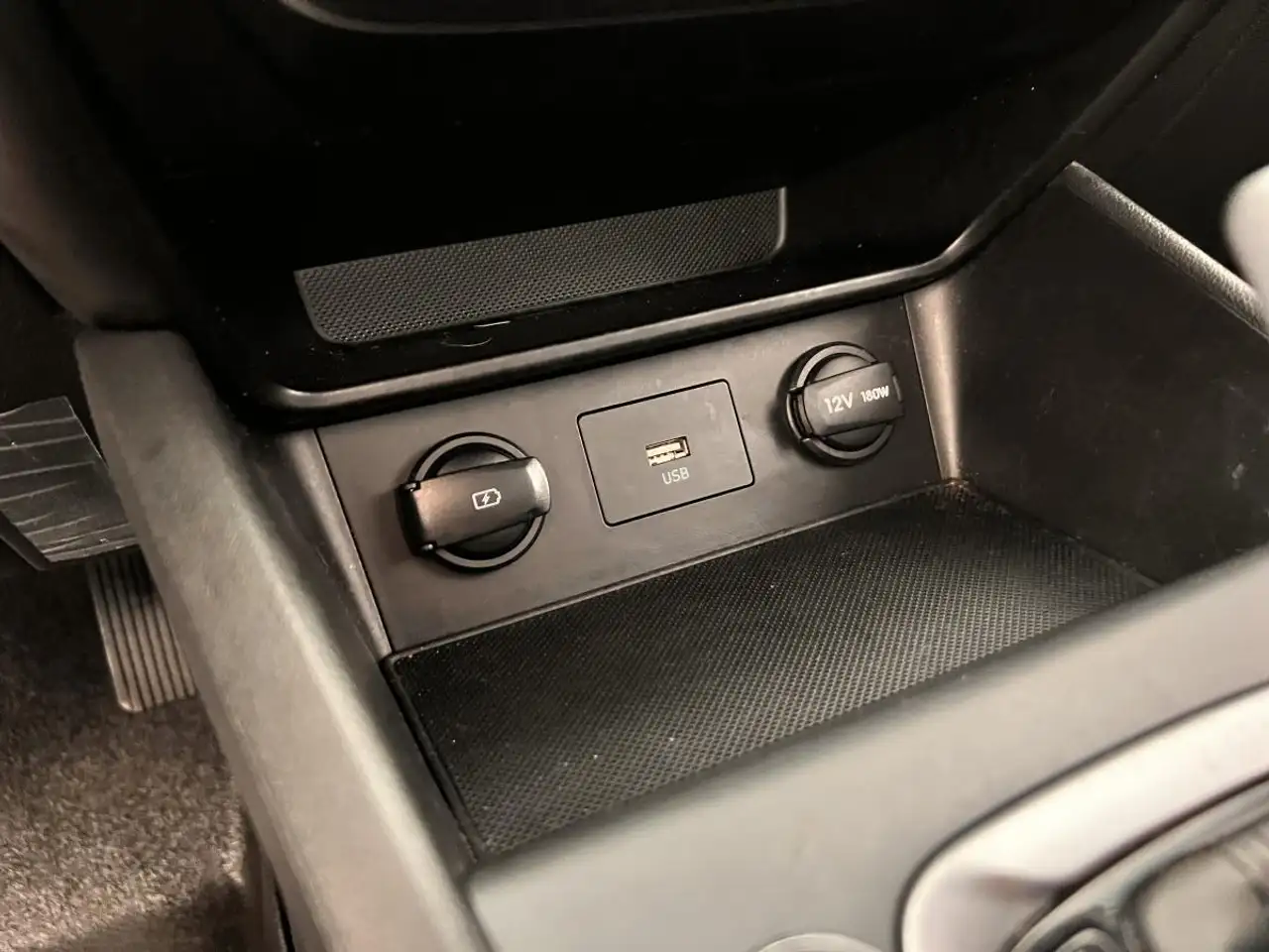Hyundai KONA photo Hyundai KONA