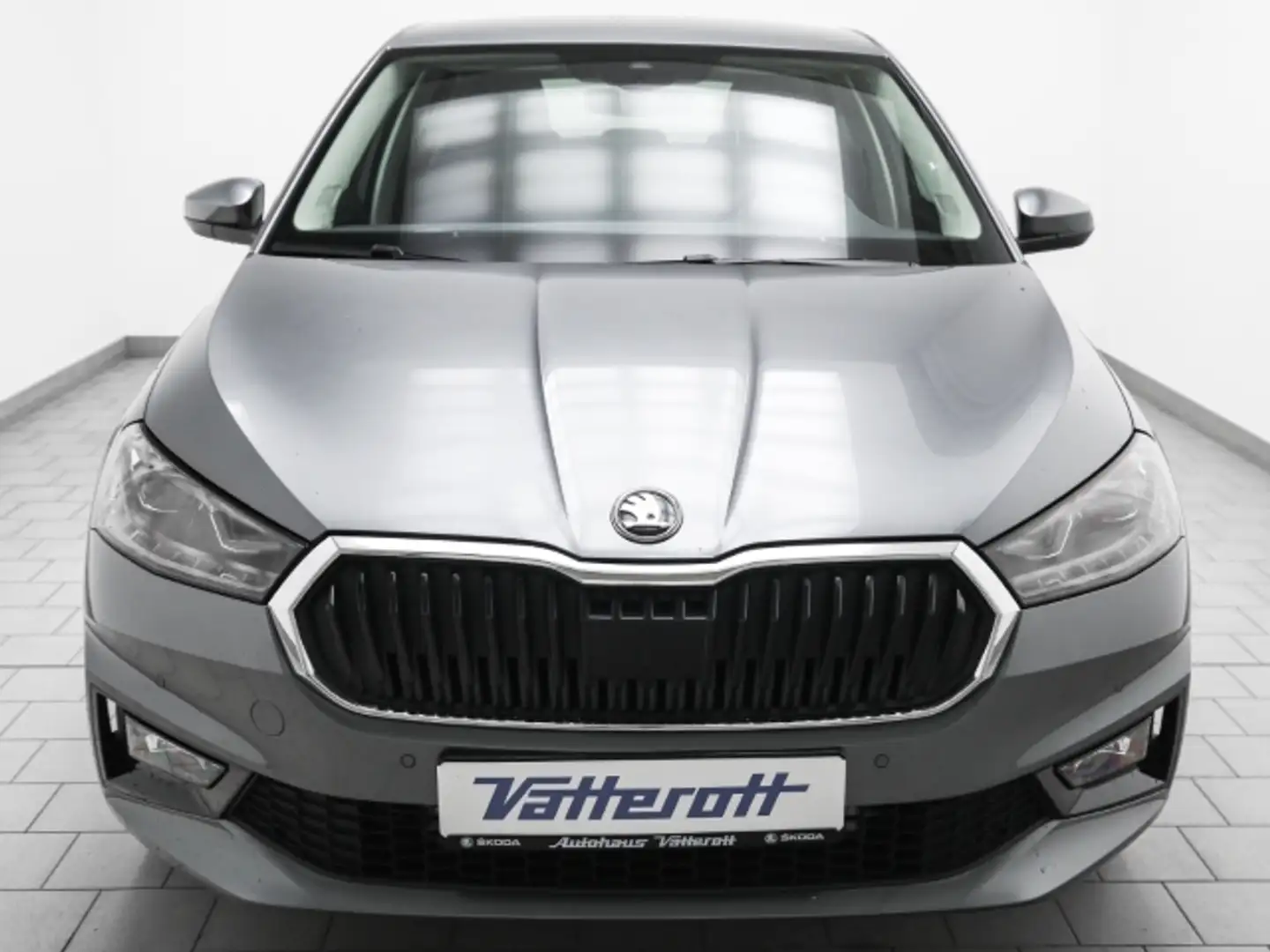 Skoda Fabia Drive 1.0 TSI Navi ACC Grau - 2