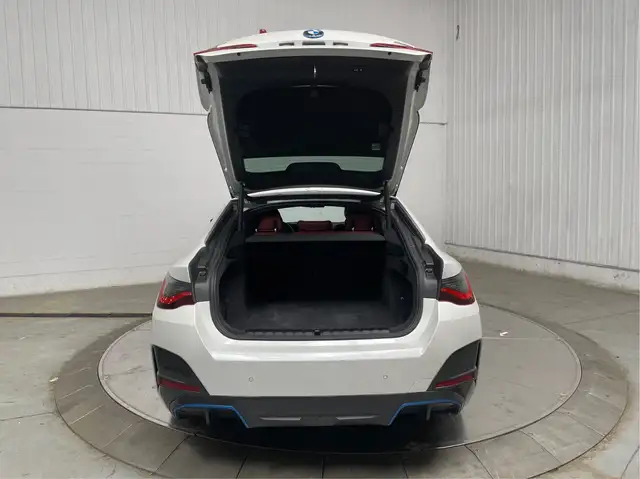 BMW i4 2023 — photo 5