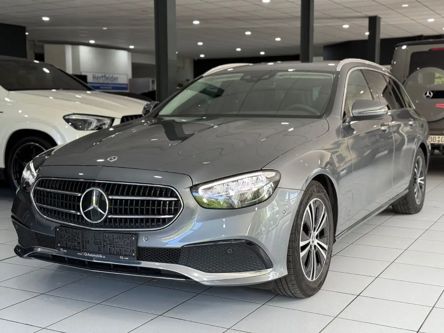 Mercedes-Benz E 200 d T*Avantgarde*DISTRONIC*AHK*KAMERA*LEDER* Grigio - 1