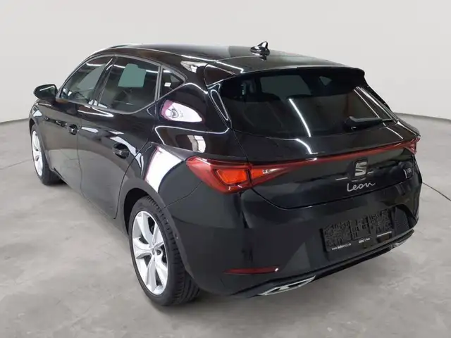 Seat Leon view 5