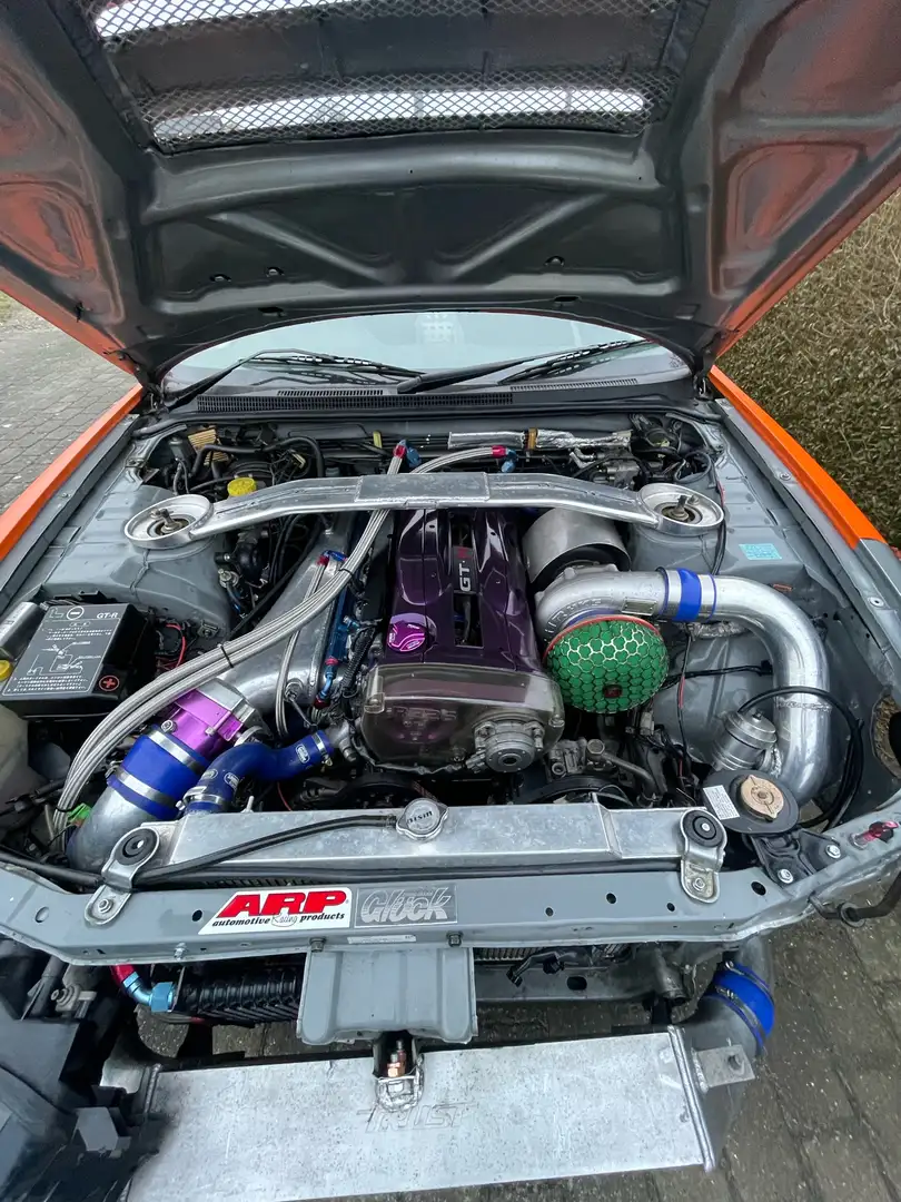 Nissan Skyline R33 GT-R Stříbrná - 2