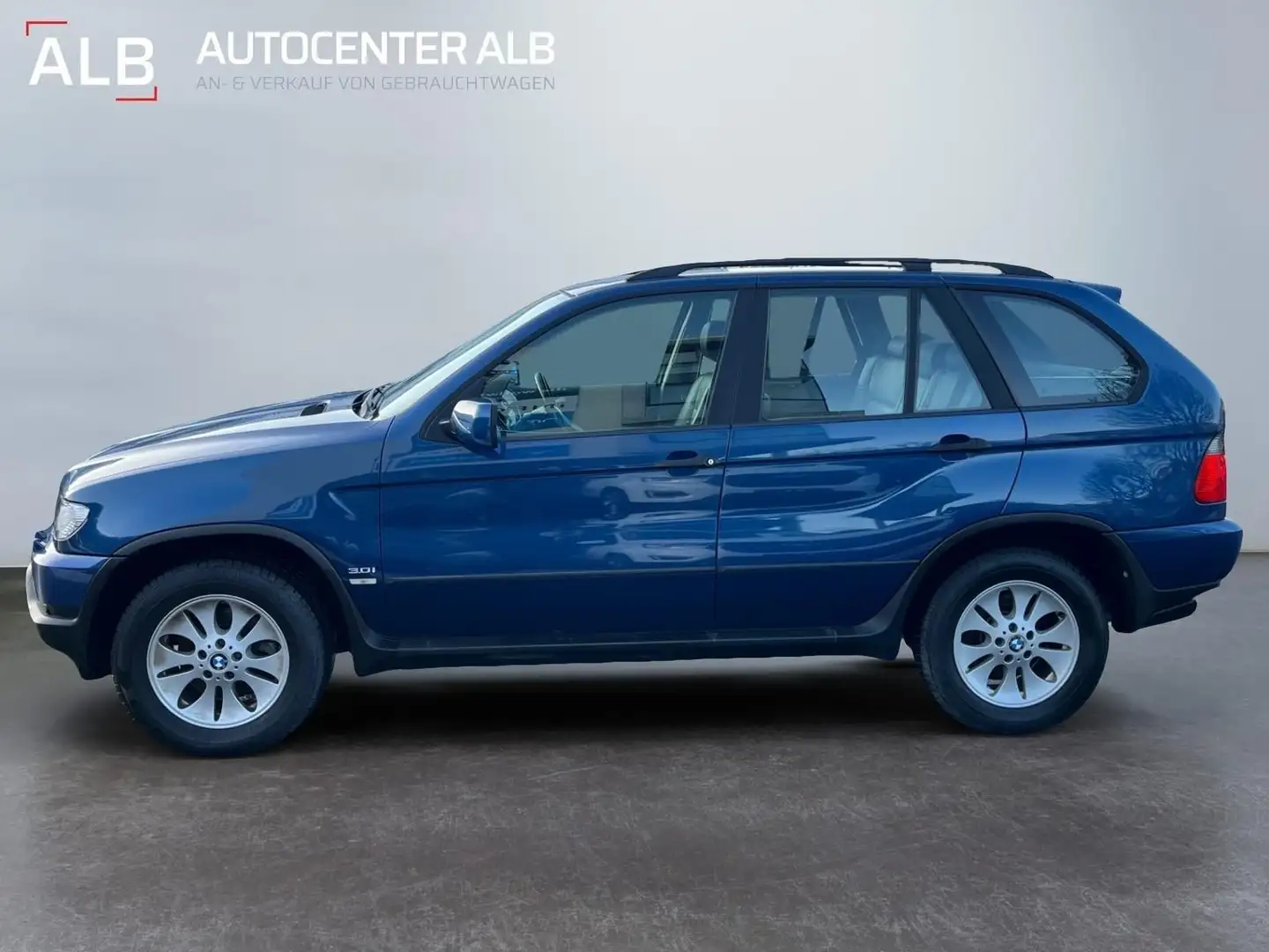 BMW X5 3.0i/XENON/4X4/AHK/2.HAND/SHZ/SEHR SAUBER/ Blau - 2