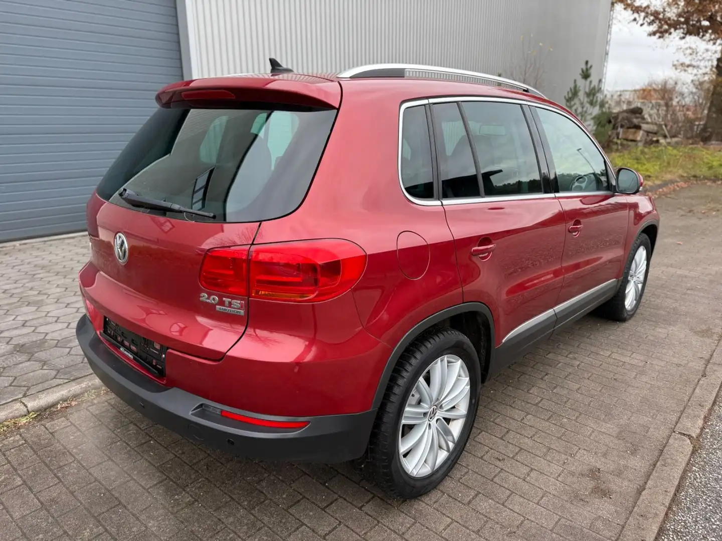 Volkswagen Tiguan 2.0 TSI-DSG-PANO-LEDER-NAVI-PDC-CLIMA-TÜV Rot - 2