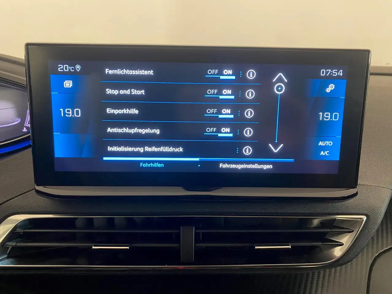 Peugeot 3008 1.2 PureTech 130 Allure LED*NAVI*RFK 96 kW (131... 14