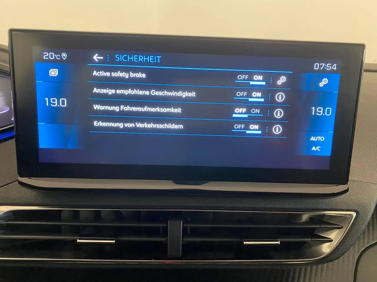 Peugeot 3008 1.2 PureTech 130 Allure LED*NAVI*RFK 96 kW (131... 15