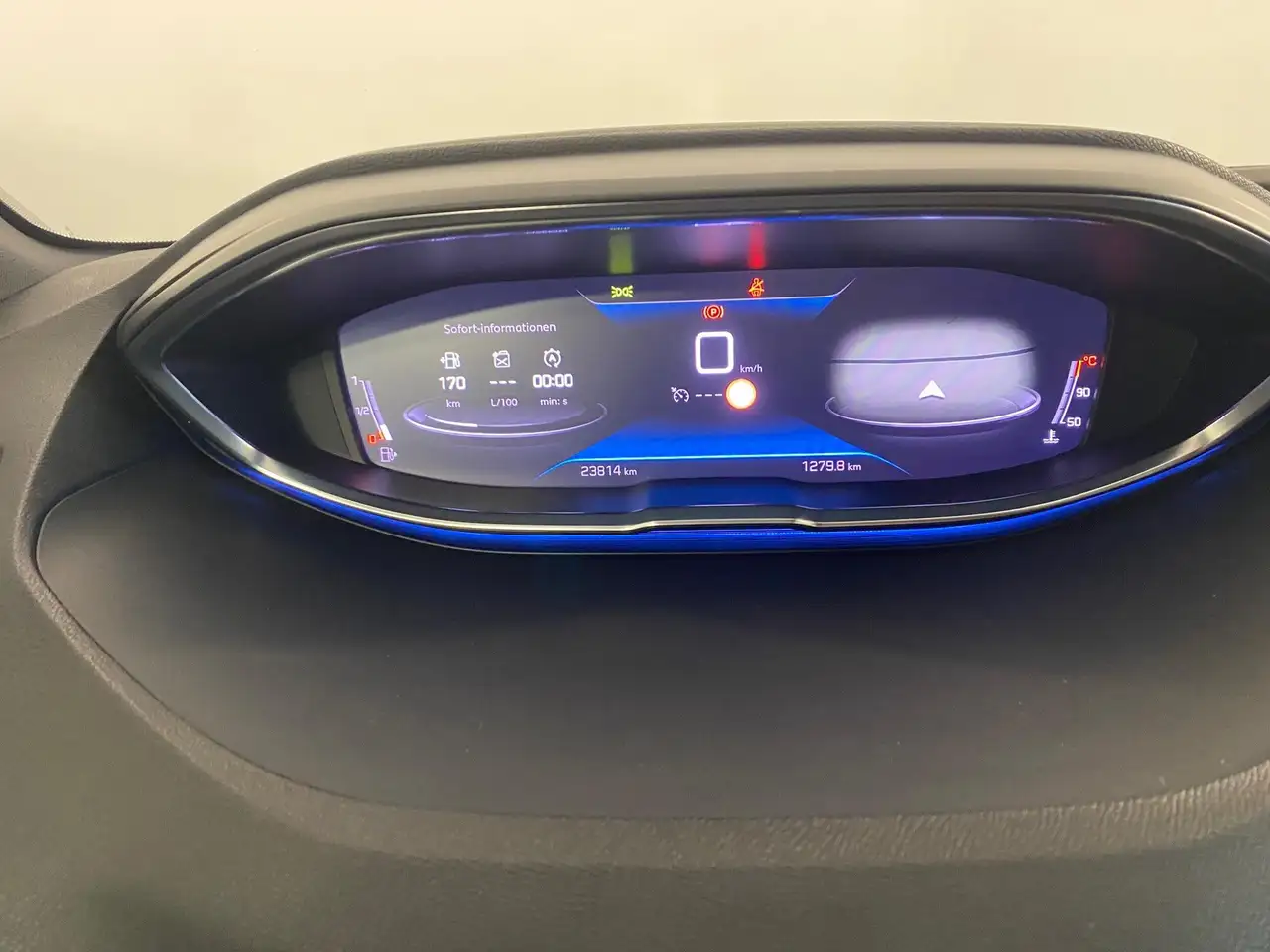 Peugeot 3008 1.2 PureTech 130 Allure LED*NAVI*RFK 96 kW (131... 9