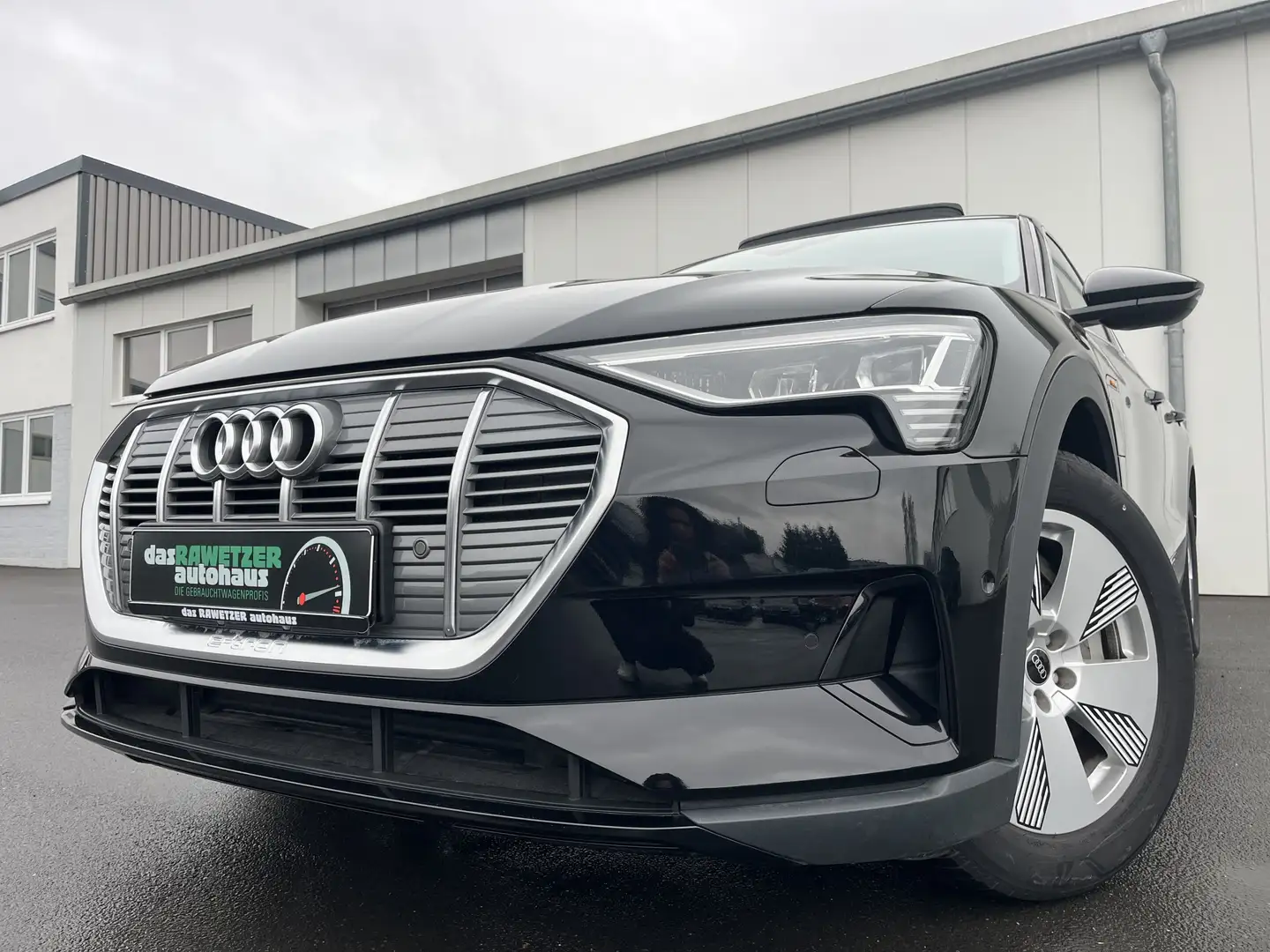 Audi e-tron quattro 164€ m. 20% Anzahlung AHK Navi Virtual C Schwarz - 1