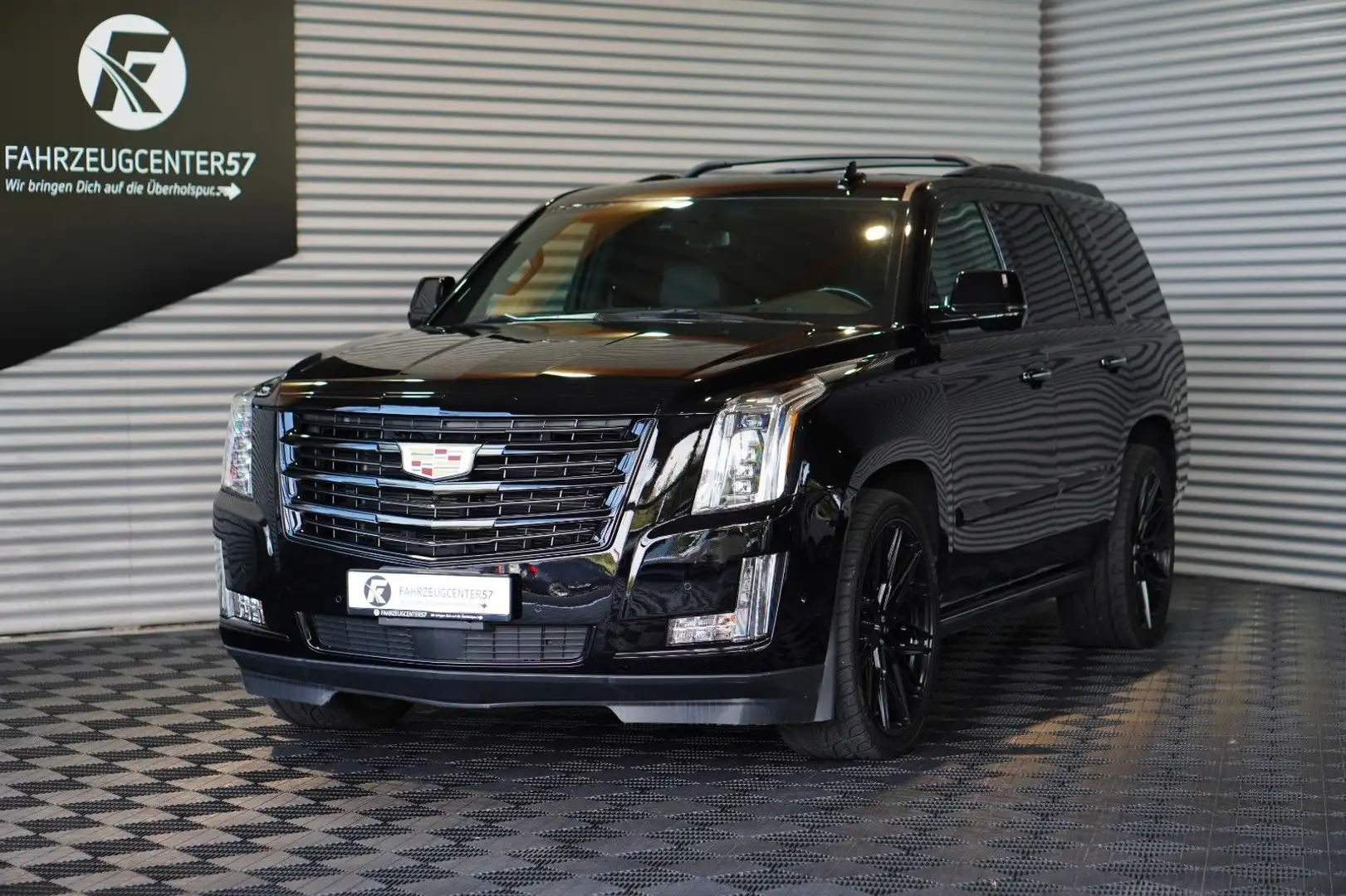 Cadillac Escalade 6.2 V8 PLATINUM 4WD/HUD/360°/BOSE/24" Negro - 1