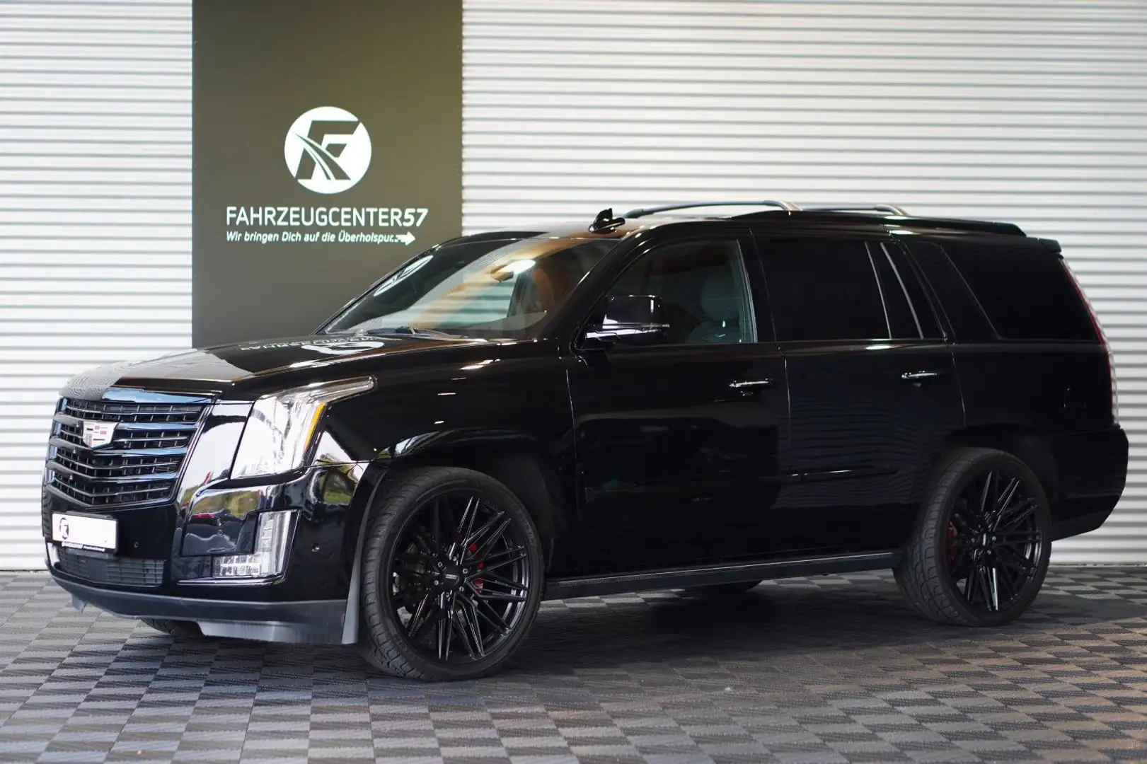 Cadillac Escalade 6.2 V8 PLATINUM 4WD/HUD/360°/BOSE/24" Negro - 2