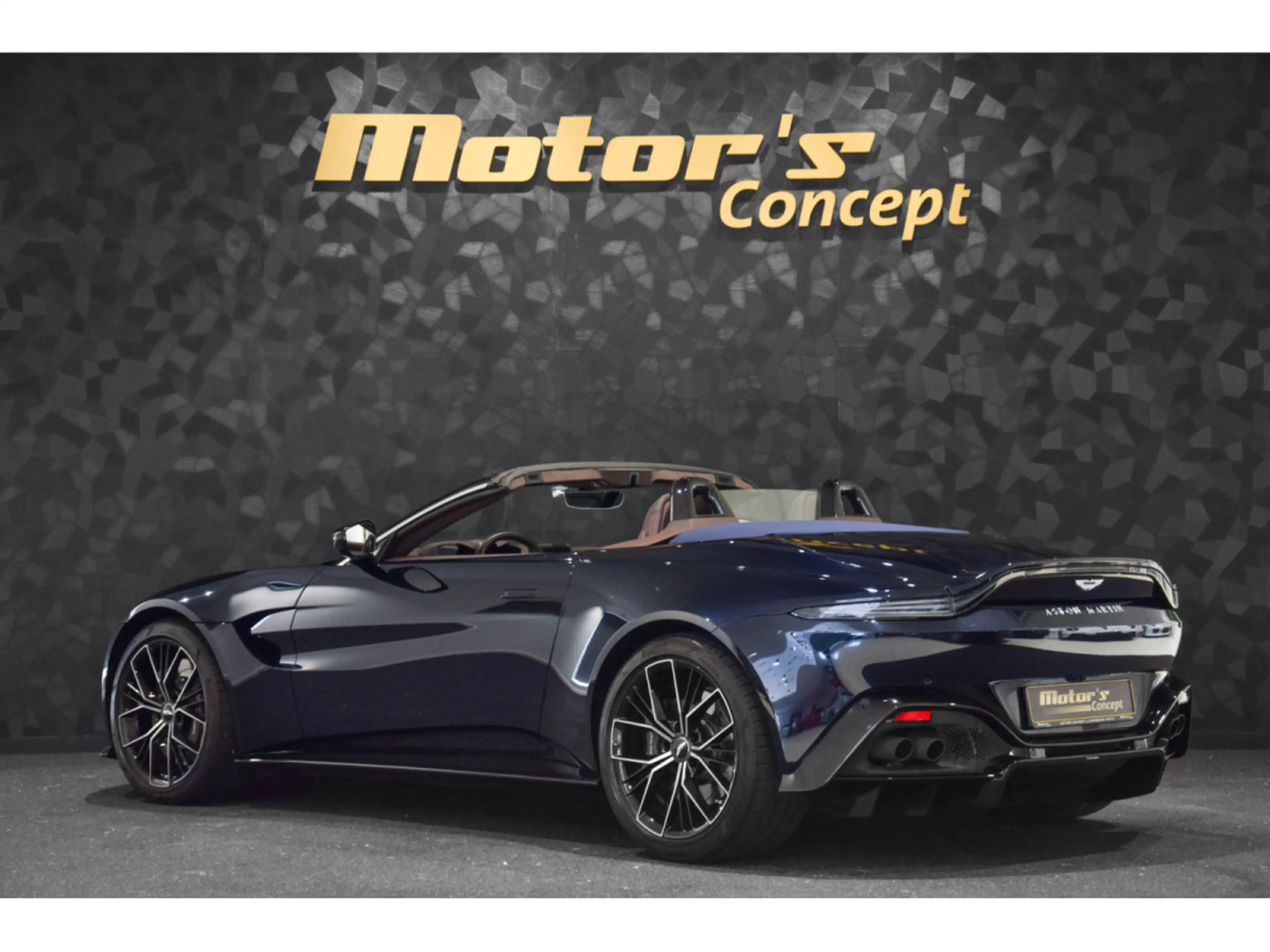 Aston Martin V8 Vantage  ROADSTER - Ultramarine Black — photo 7