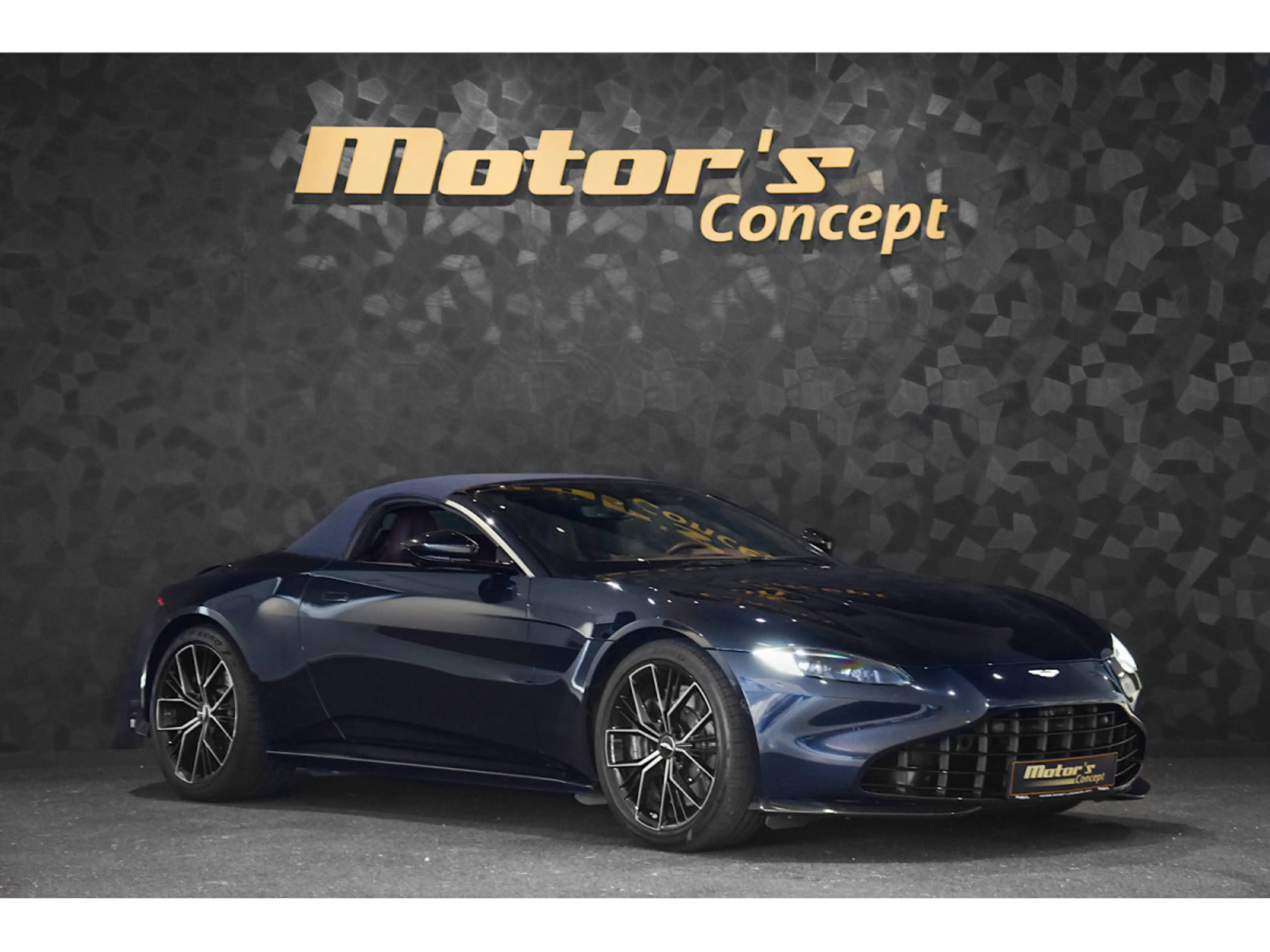 Aston Martin V8 Vantage  ROADSTER - Ultramarine Black — photo 6
