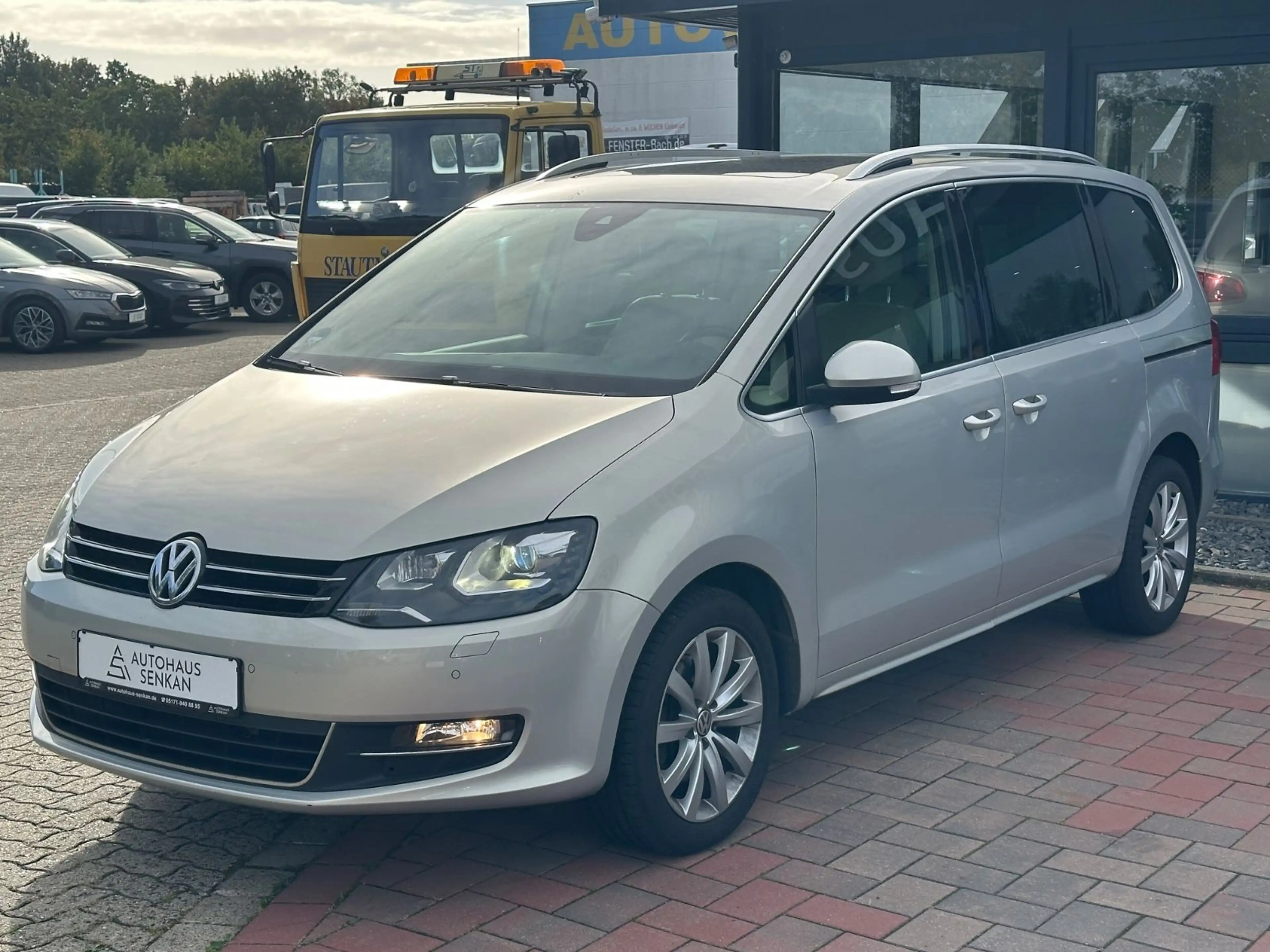 Volkswagen Sharan 2.0 TDI Highline 7S*PANO*AHK*RCAM*STANDH — photo 3