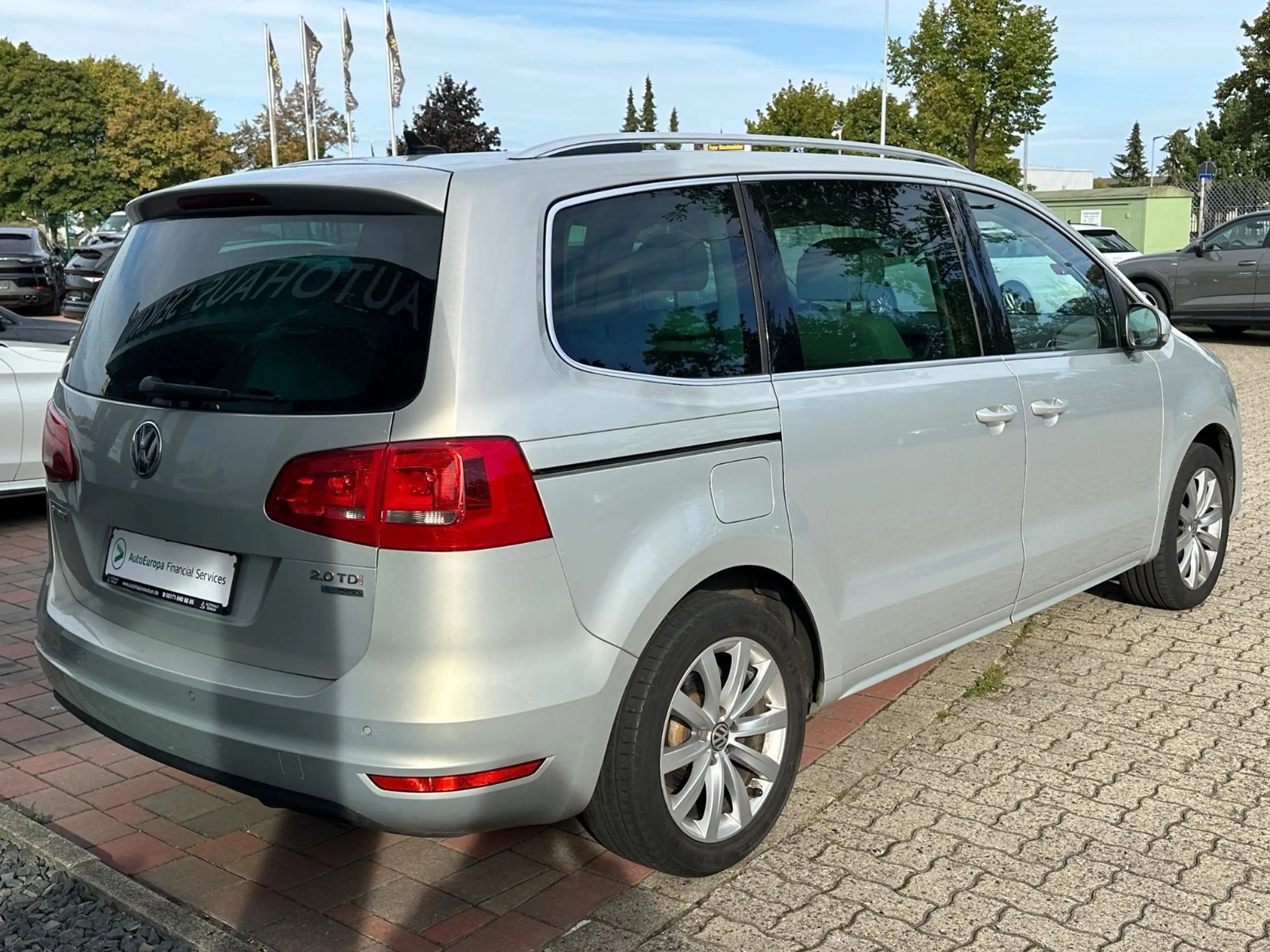 Volkswagen Sharan 2.0 TDI Highline 7S*PANO*AHK*RCAM*STANDH — photo 8