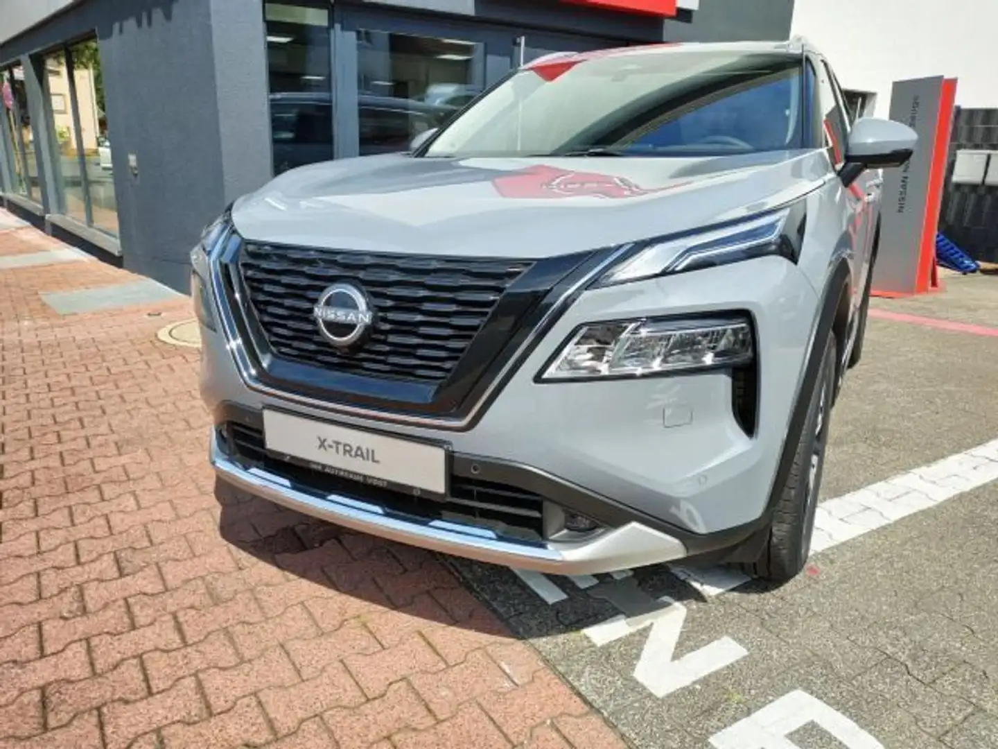 Nissan X-Trail Tekna+°LEDER°BOSE°PANO°PROPILOT°SSD°HUD° Grau - 2