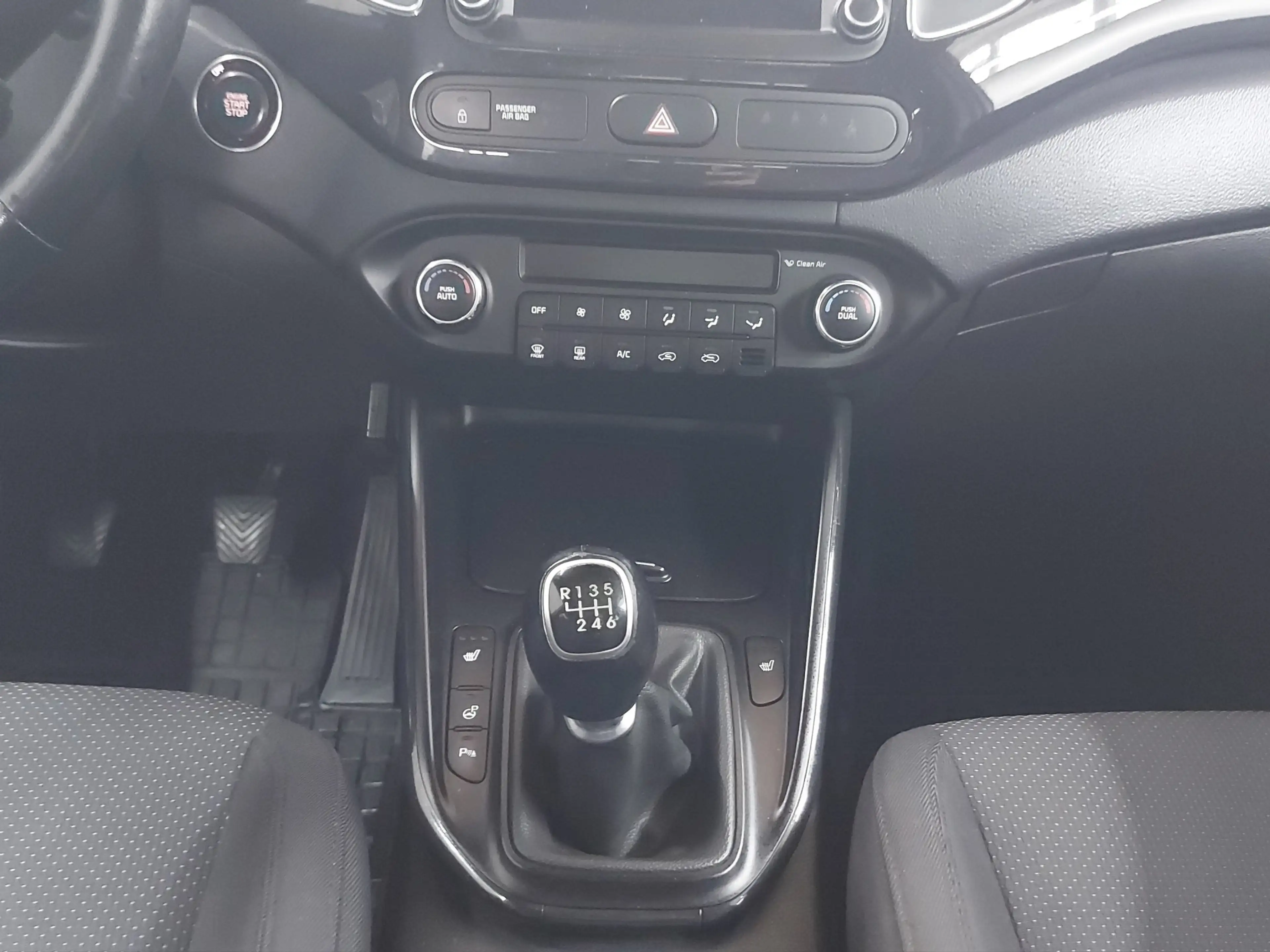 Kia Carens 1.7 CRDi Spirit Start/Stop — photo 14