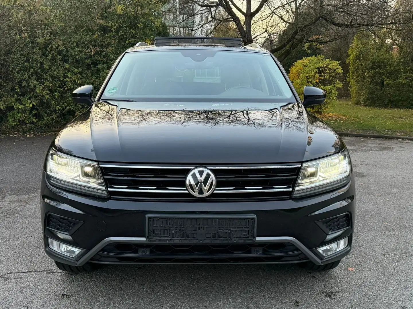 Volkswagen Tiguan 2.0 TDI DSG Automatik 4MOT Panorama Spuhr Schwarz - 2