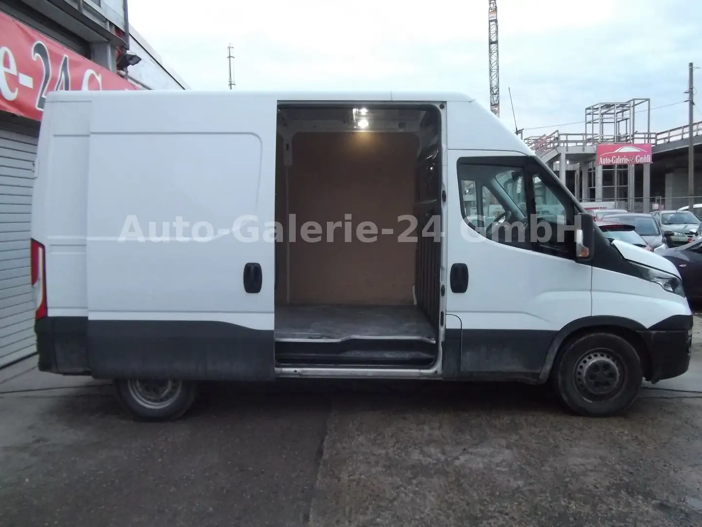 Iveco Daily Kasten HKa 35 S ... V Radstand 3520 Weiß - 1