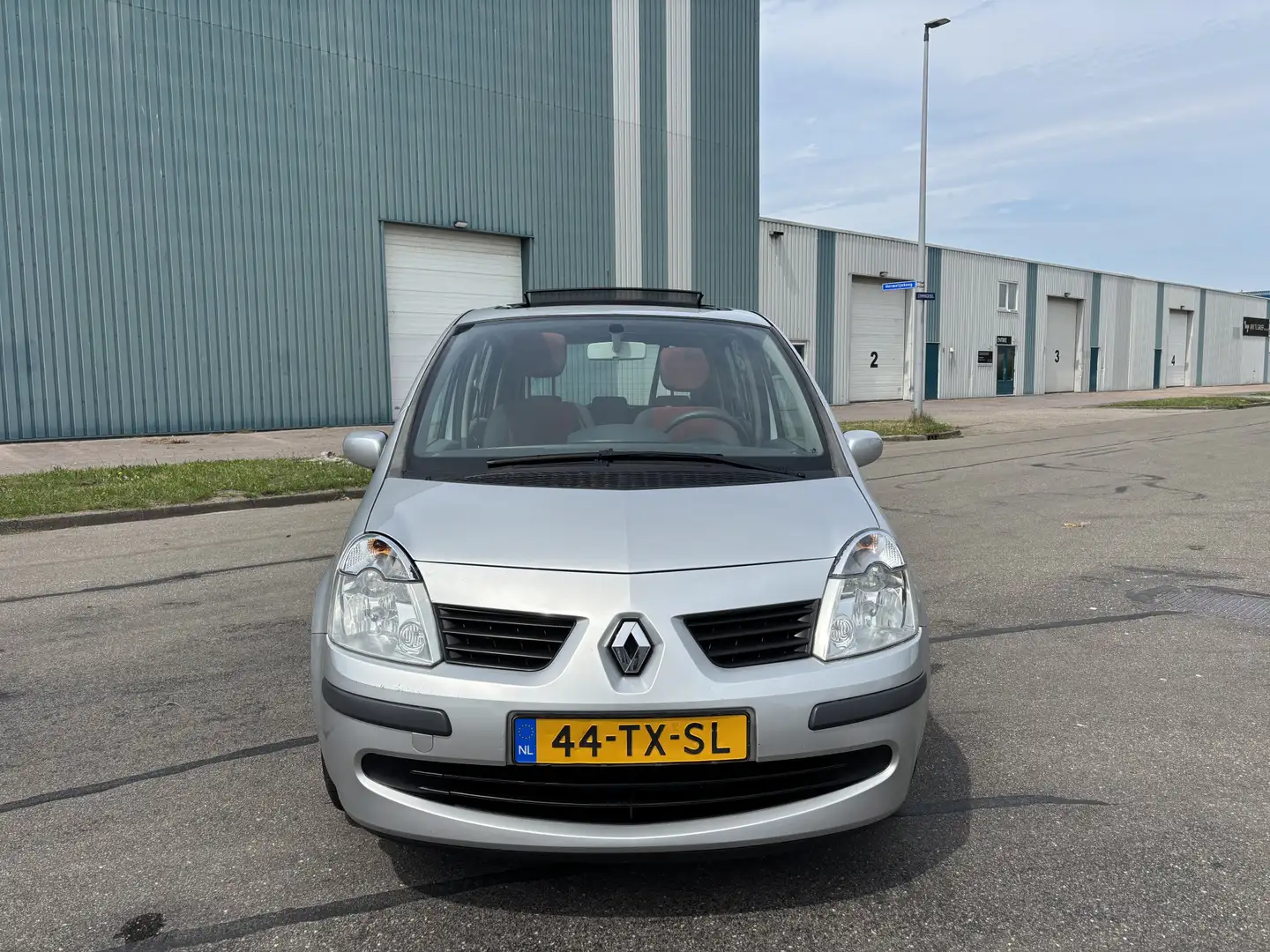 Renault Modus 1.2-16V Air 75 PK. Zuinige en fijn rijdende auto ! Silver - 2