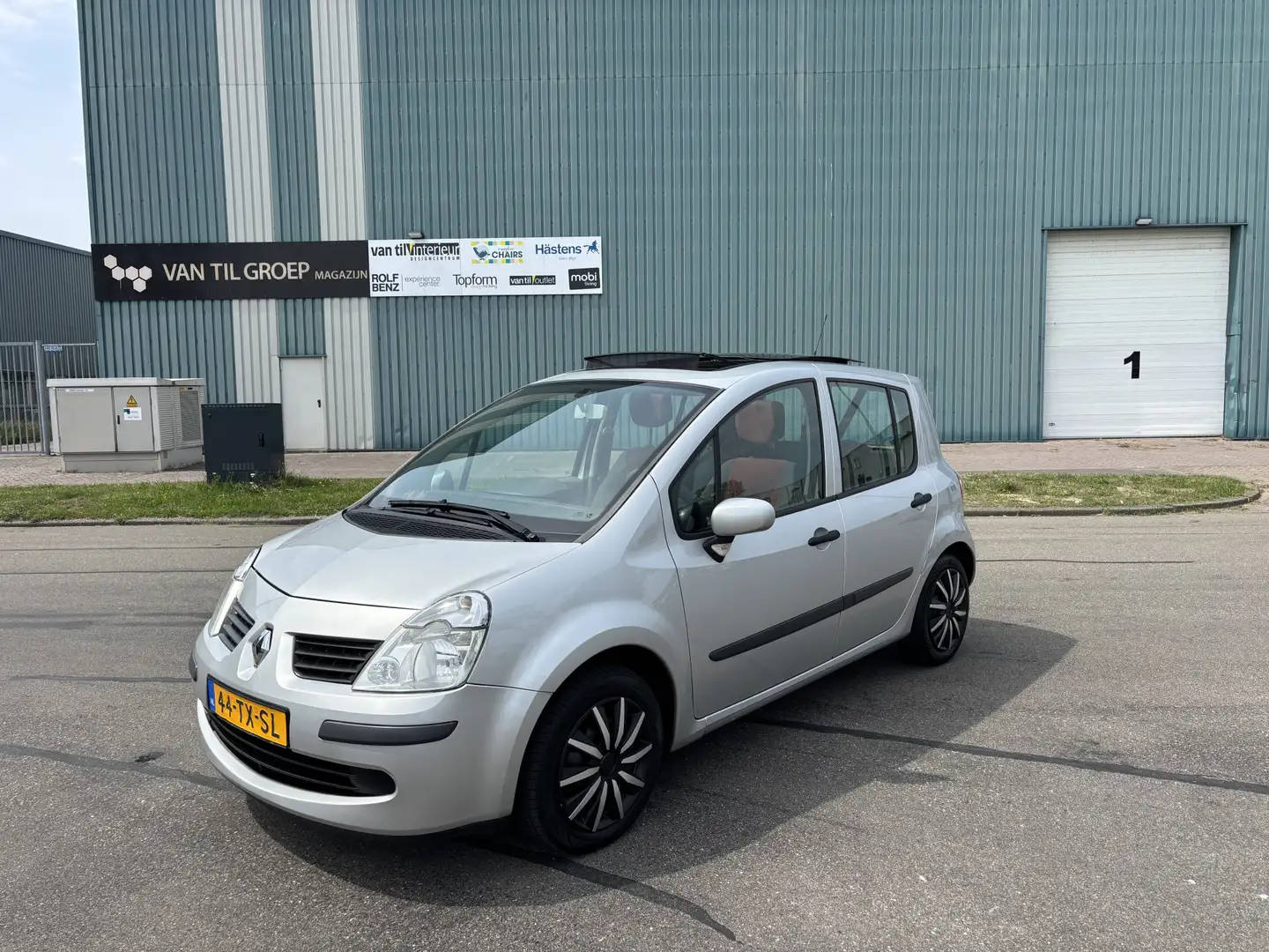 Renault Modus 1.2-16V Air 75 PK. Zuinige en fijn rijdende auto ! Silver - 1