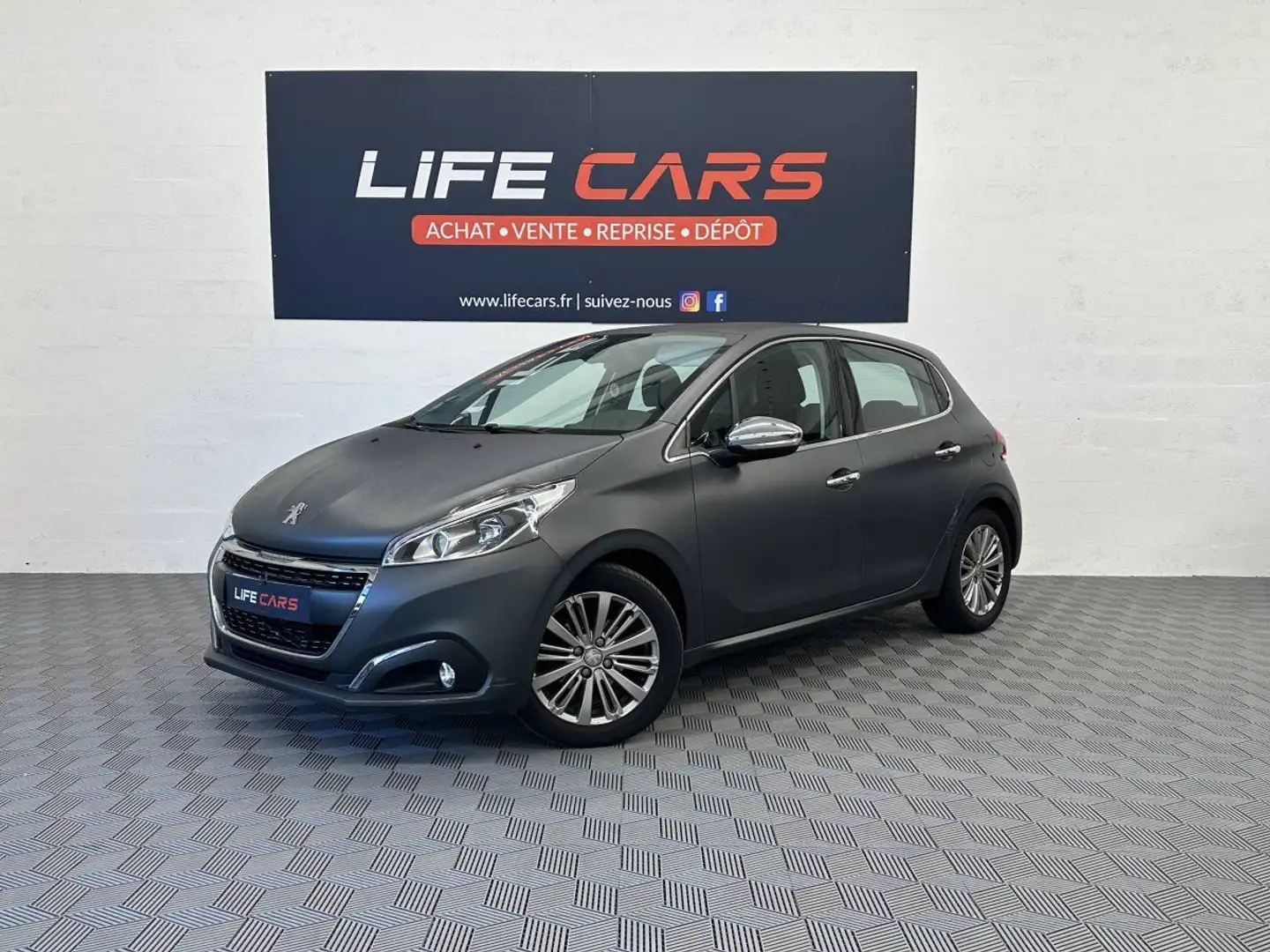 Peugeot 208 1.2 PureTech 110ch EAT6 2ème main 2016 Entretien à jour Gris - 2