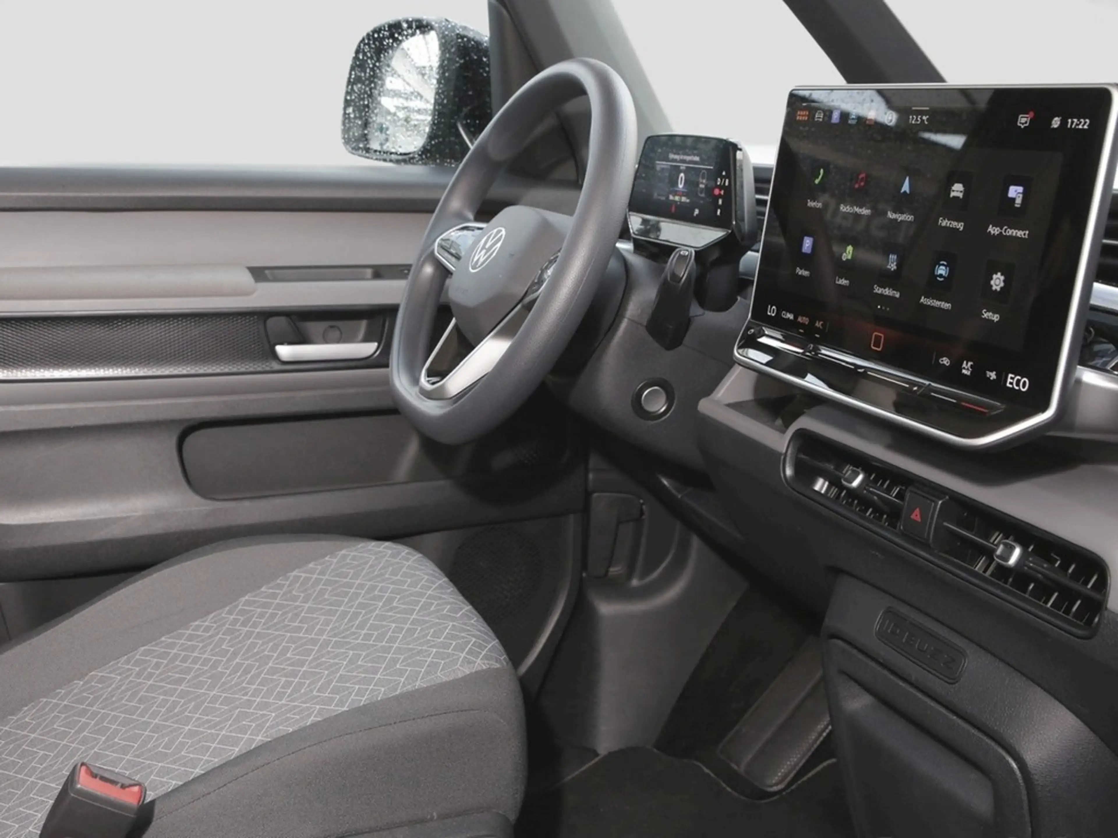 Volkswagen ID. Buzz ID.Buzz Bus 210 kW Pro 19" App-Connect LED PDC — photo 9