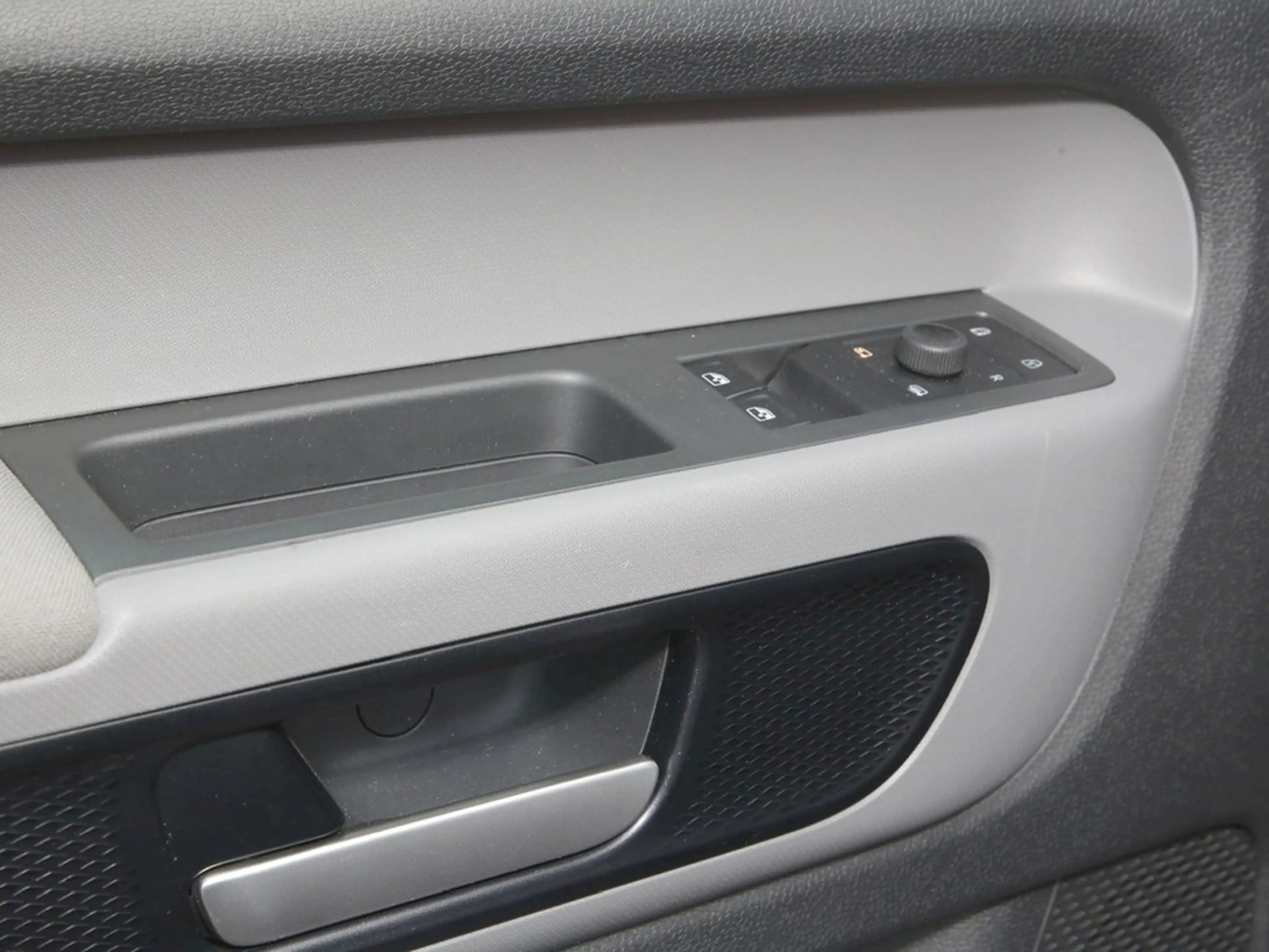Volkswagen ID. Buzz ID.Buzz Bus 210 kW Pro 19" App-Connect LED PDC — photo 15