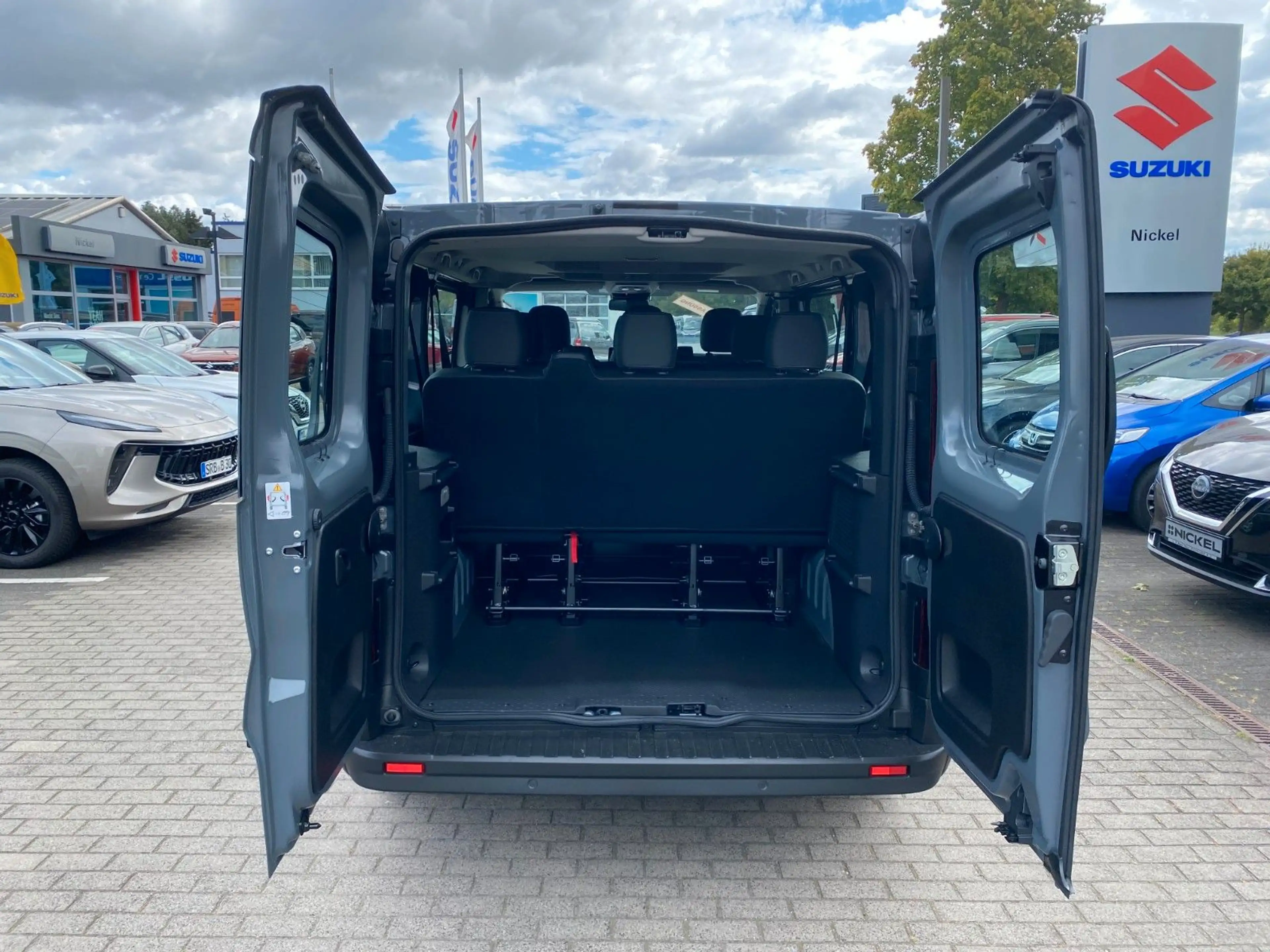 Nissan Primastar Kombi/9-Sitzer/N-Connecta — photo 6