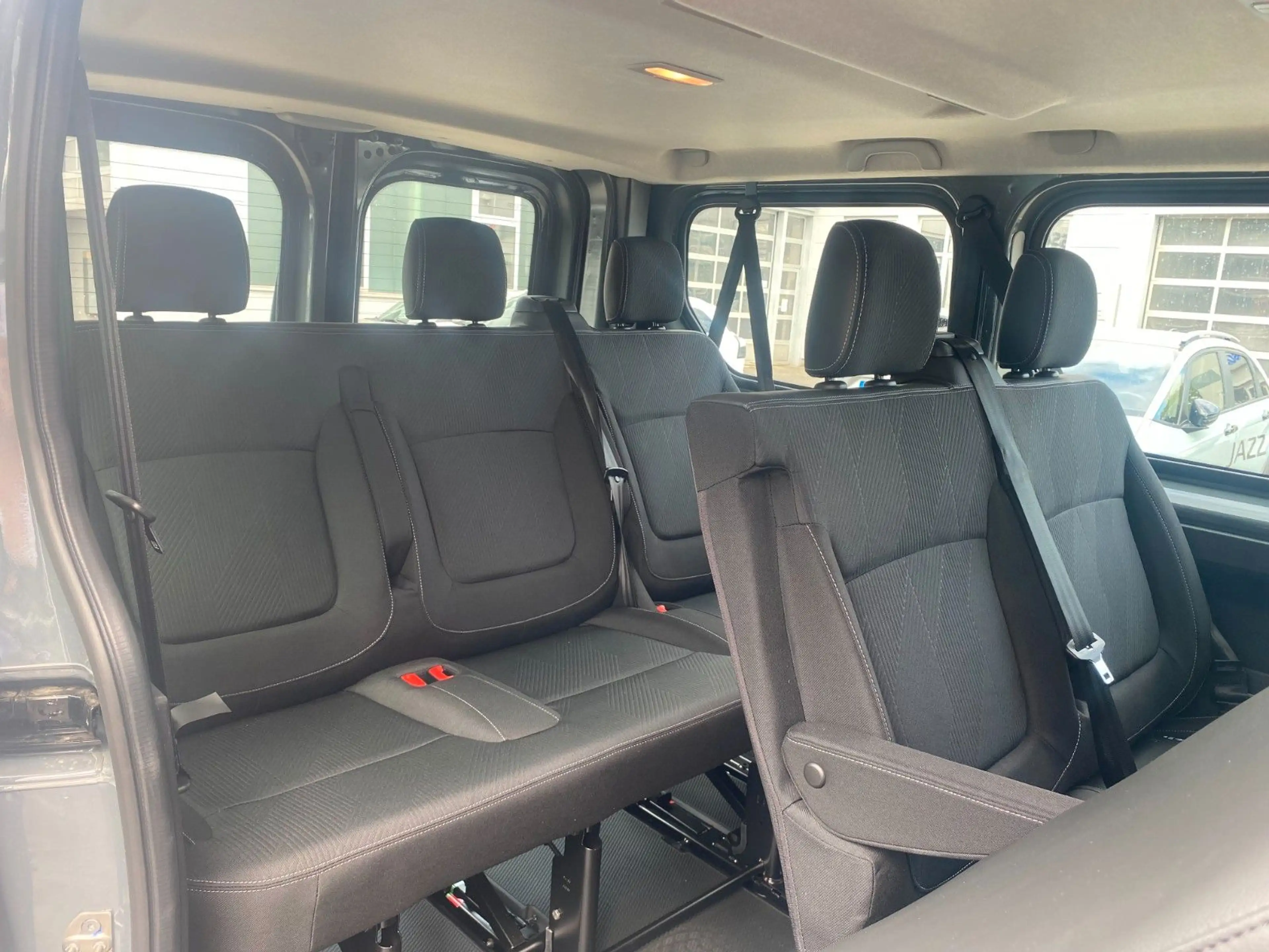 Nissan Primastar Kombi/9-Sitzer/N-Connecta — photo 11