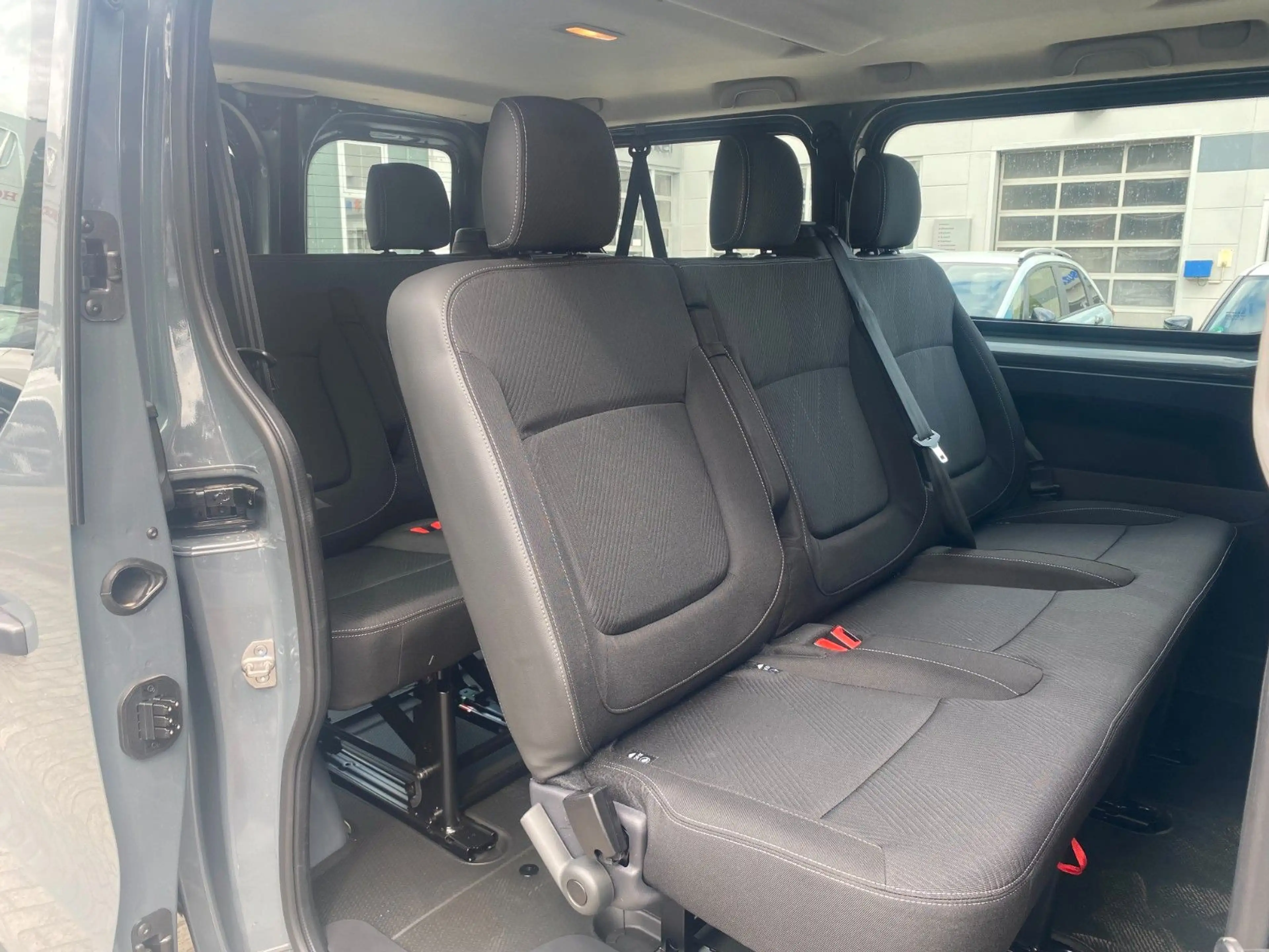 Nissan Primastar Kombi/9-Sitzer/N-Connecta — photo 10