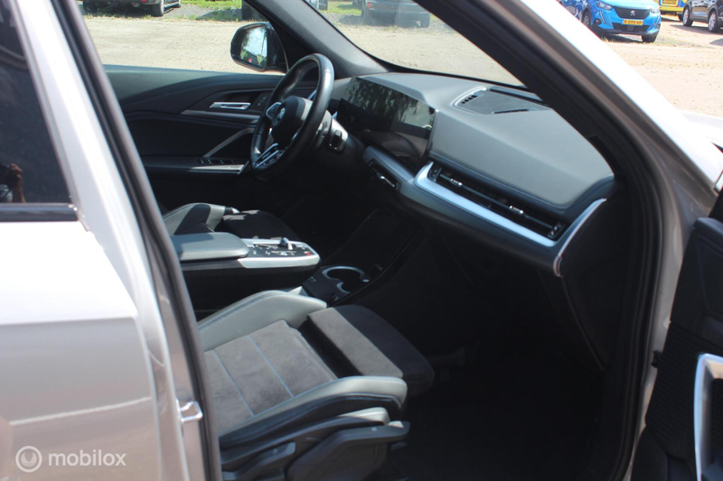 BMW X1 xDrive25e M-Sport Trekhaak/ACC/Lane-Assist/Matrix/ — photo 14