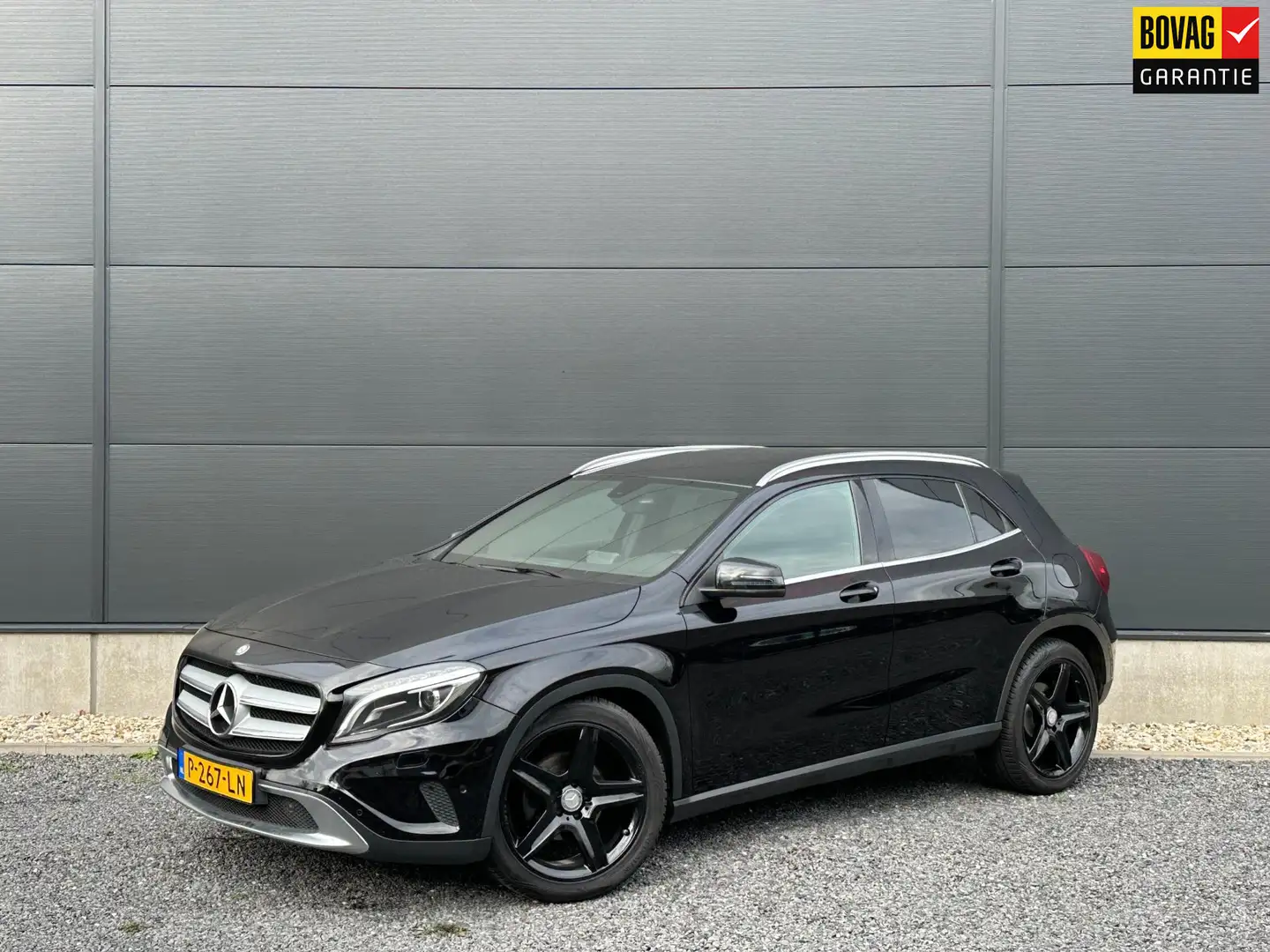 Mercedes-Benz GLA 200 Edition 1 Navi | Gedeeltelijk Leder | Stoelverwarm Zwart - 1