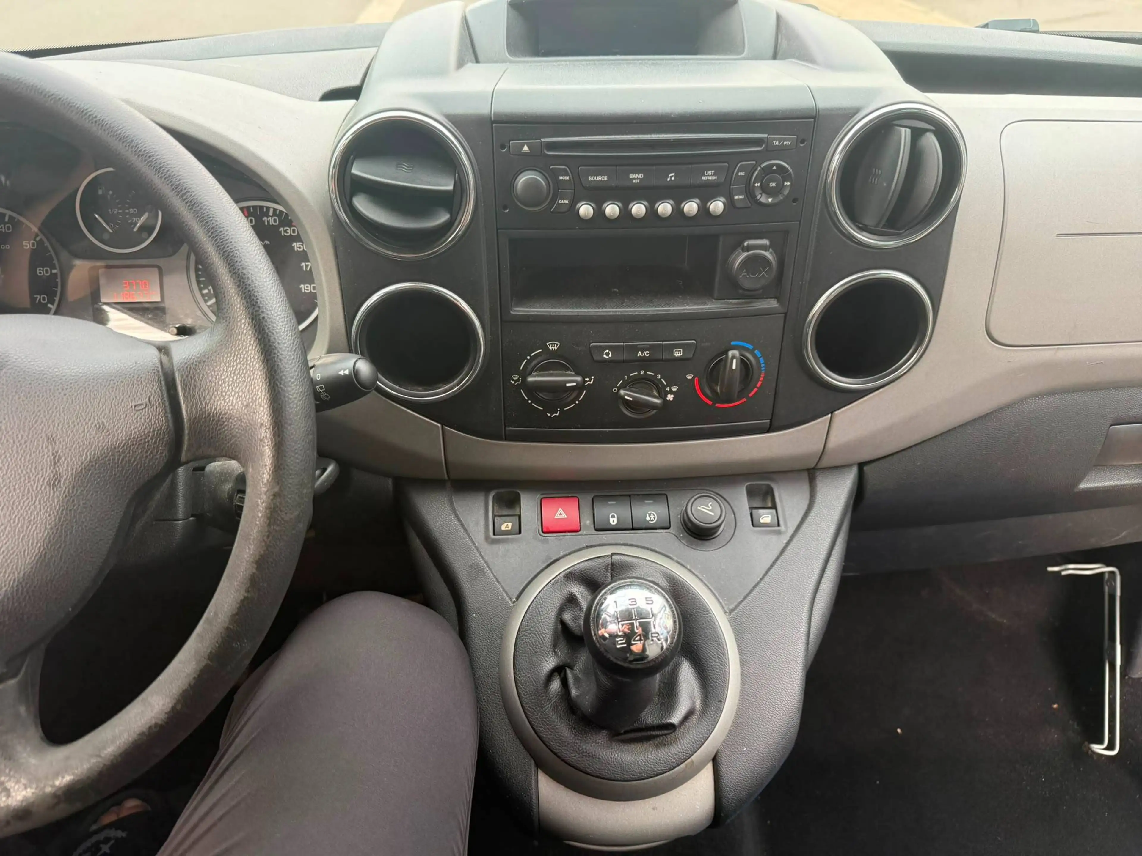 Peugeot Partner Partner Tepee 1.6 e-HDi Active STT — photo 12