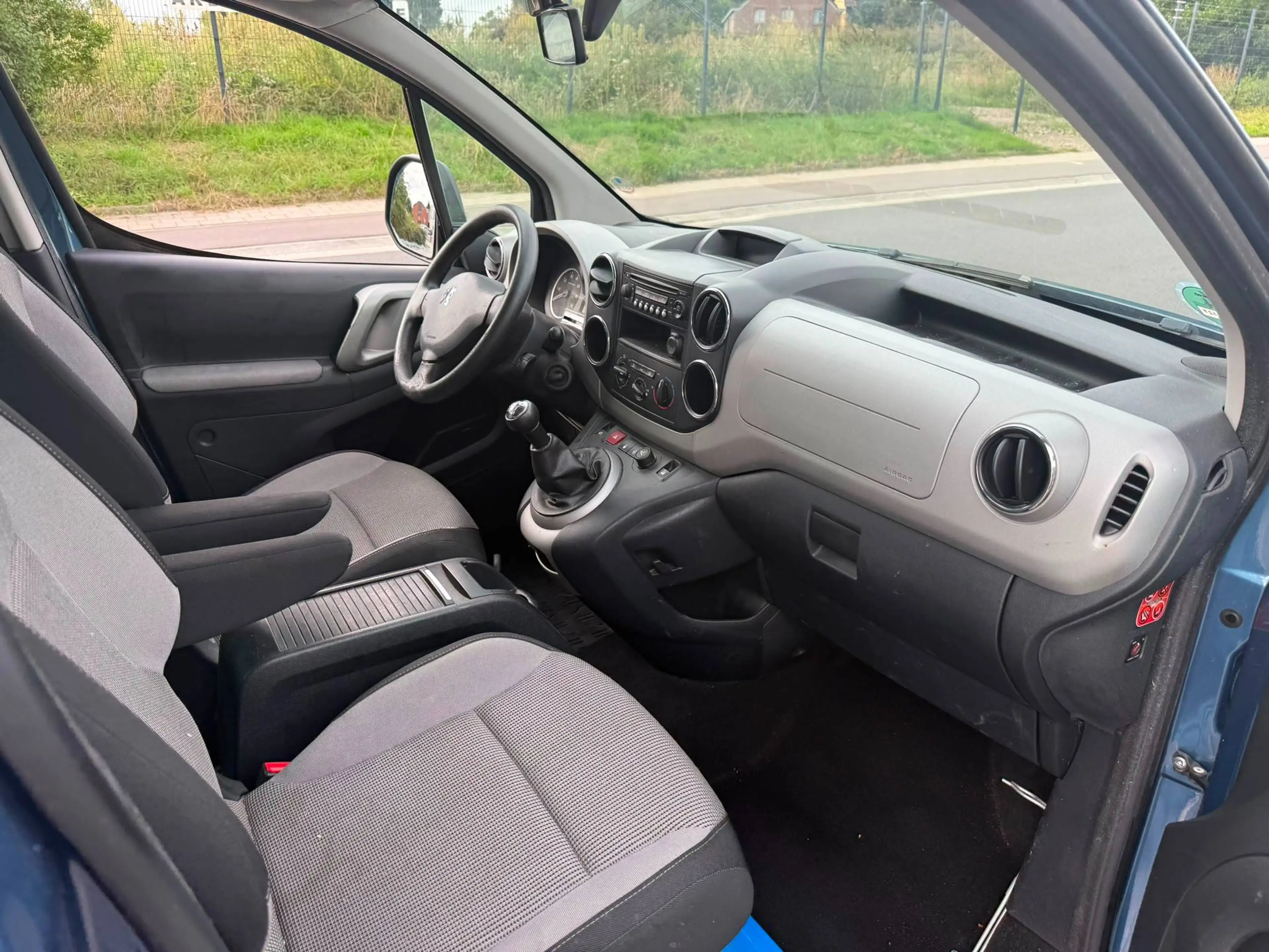 Peugeot Partner Partner Tepee 1.6 e-HDi Active STT — photo 10