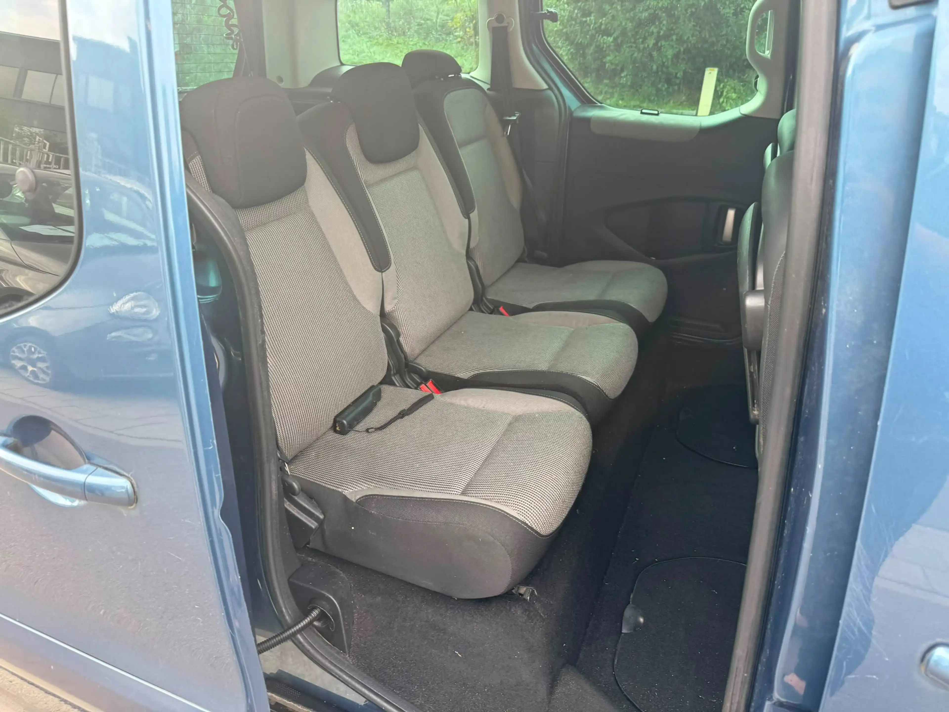 Peugeot Partner Partner Tepee 1.6 e-HDi Active STT — photo 14