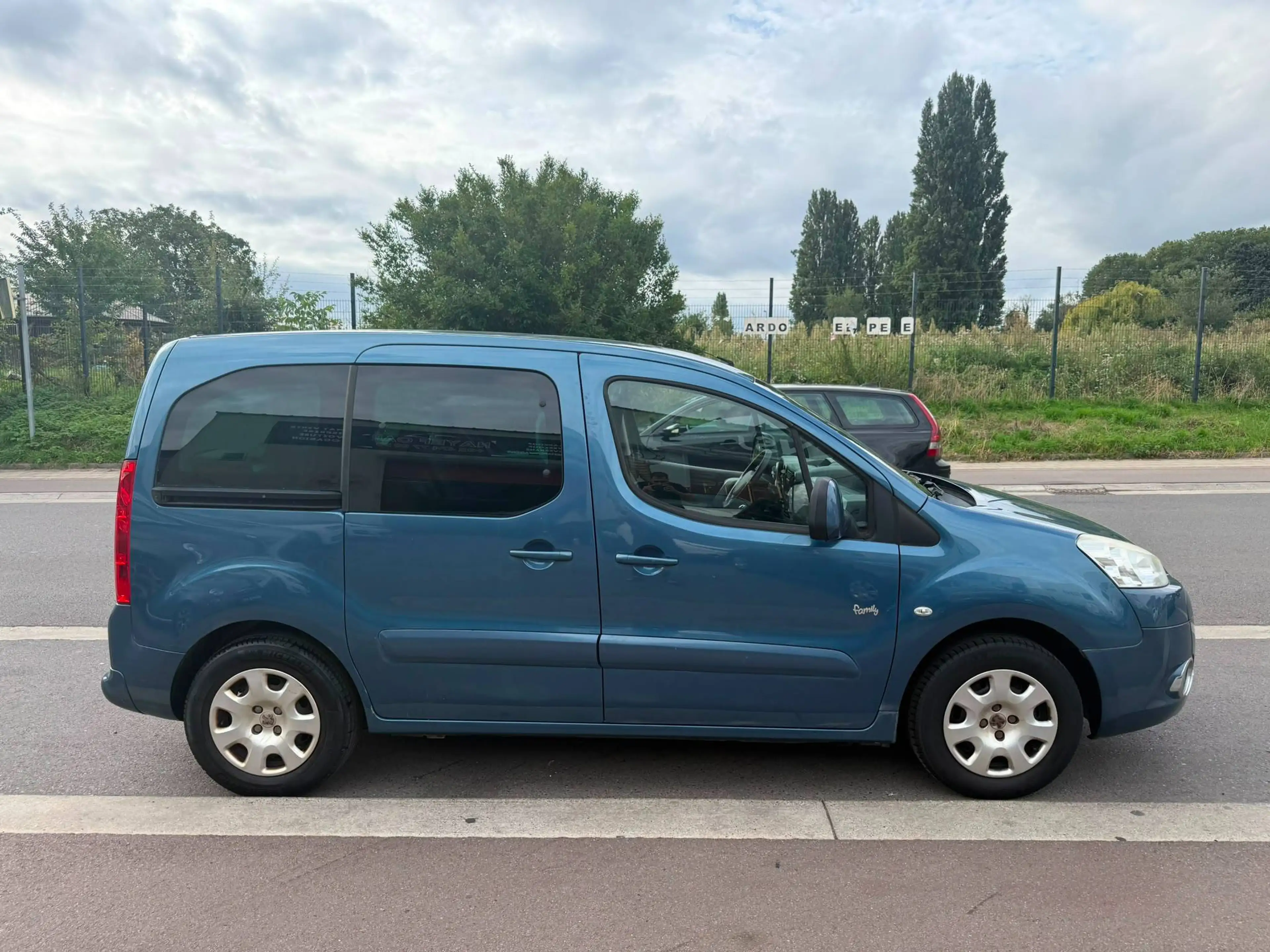 Peugeot Partner Partner Tepee 1.6 e-HDi Active STT — photo 4