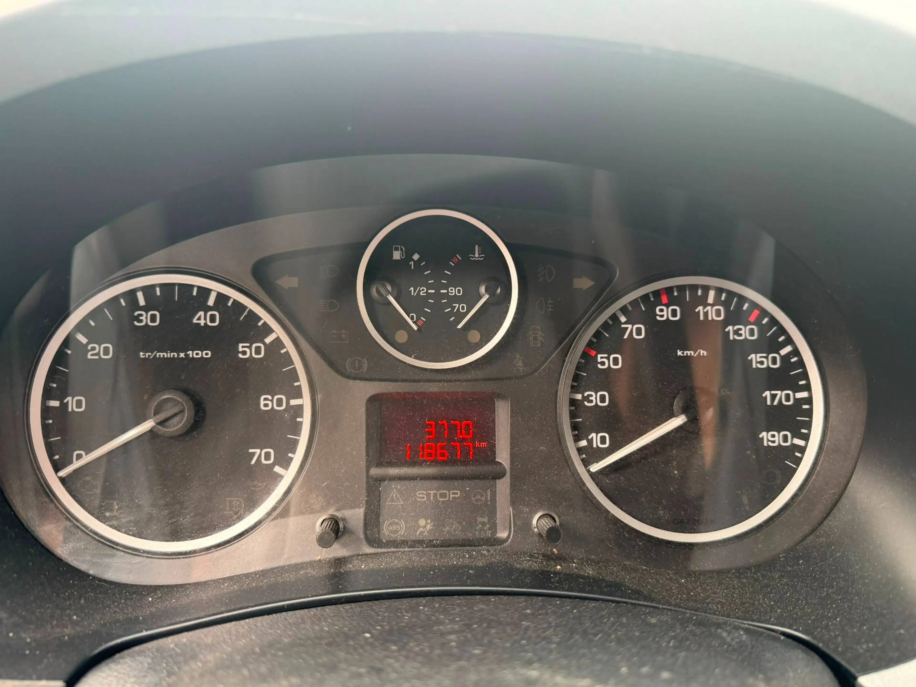 Peugeot Partner Partner Tepee 1.6 e-HDi Active STT — photo 11
