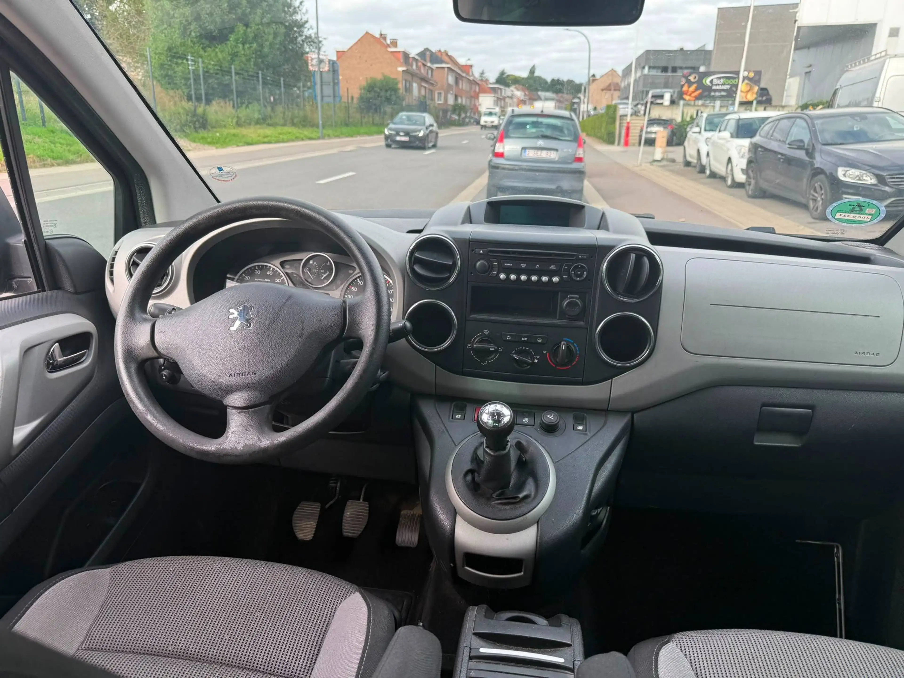 Peugeot Partner Partner Tepee 1.6 e-HDi Active STT — photo 9
