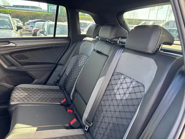 Volkswagen Tiguan view 12