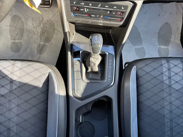 Volkswagen Tiguan view 18