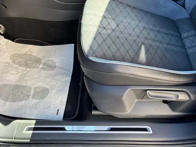 Volkswagen Tiguan view 14